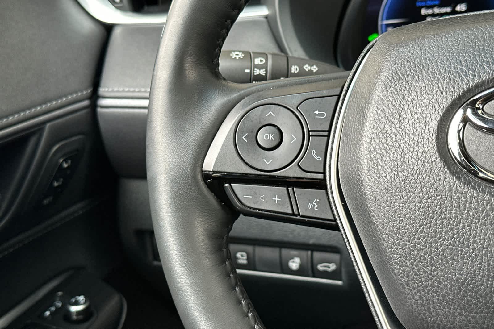 Thumbnail: 2024 Toyota Venza - 26