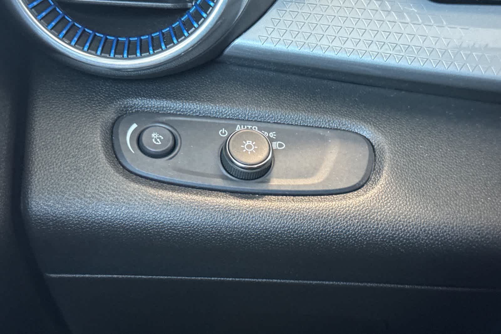 Thumbnail: 2025 Chevrolet Trax - 28