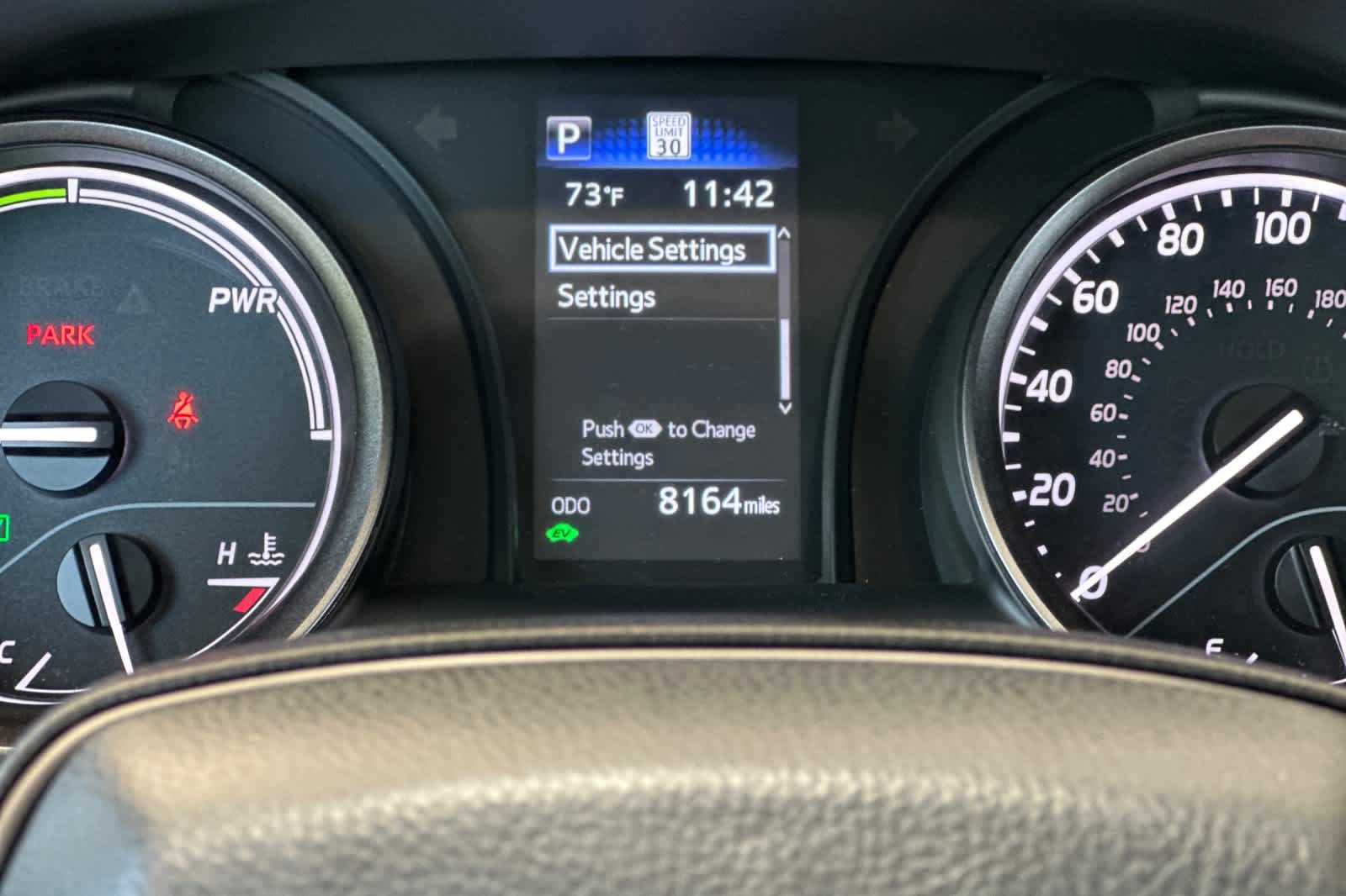 2024 Toyota Camry SE 27