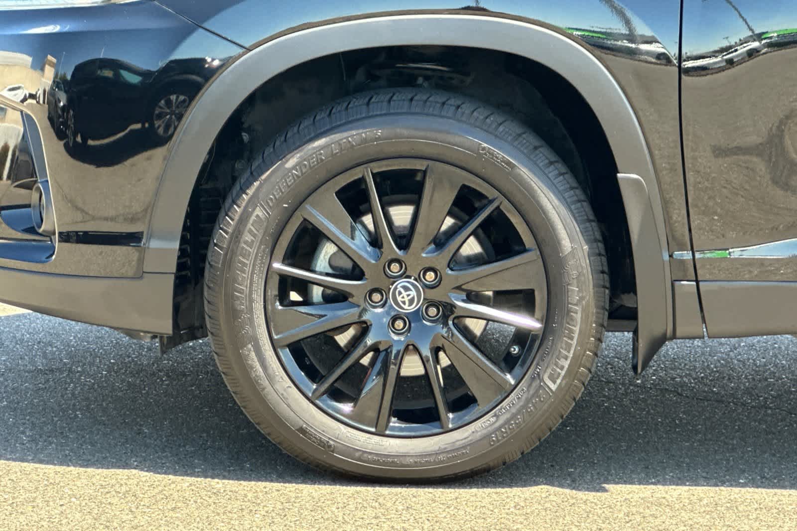 Thumbnail: 2019 Toyota Highlander - 33