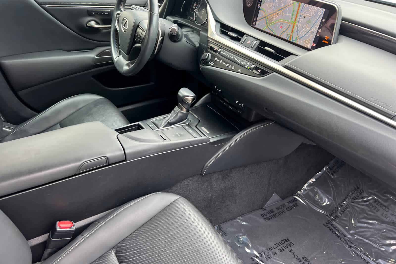 Thumbnail: 2019 Lexus ES - 16