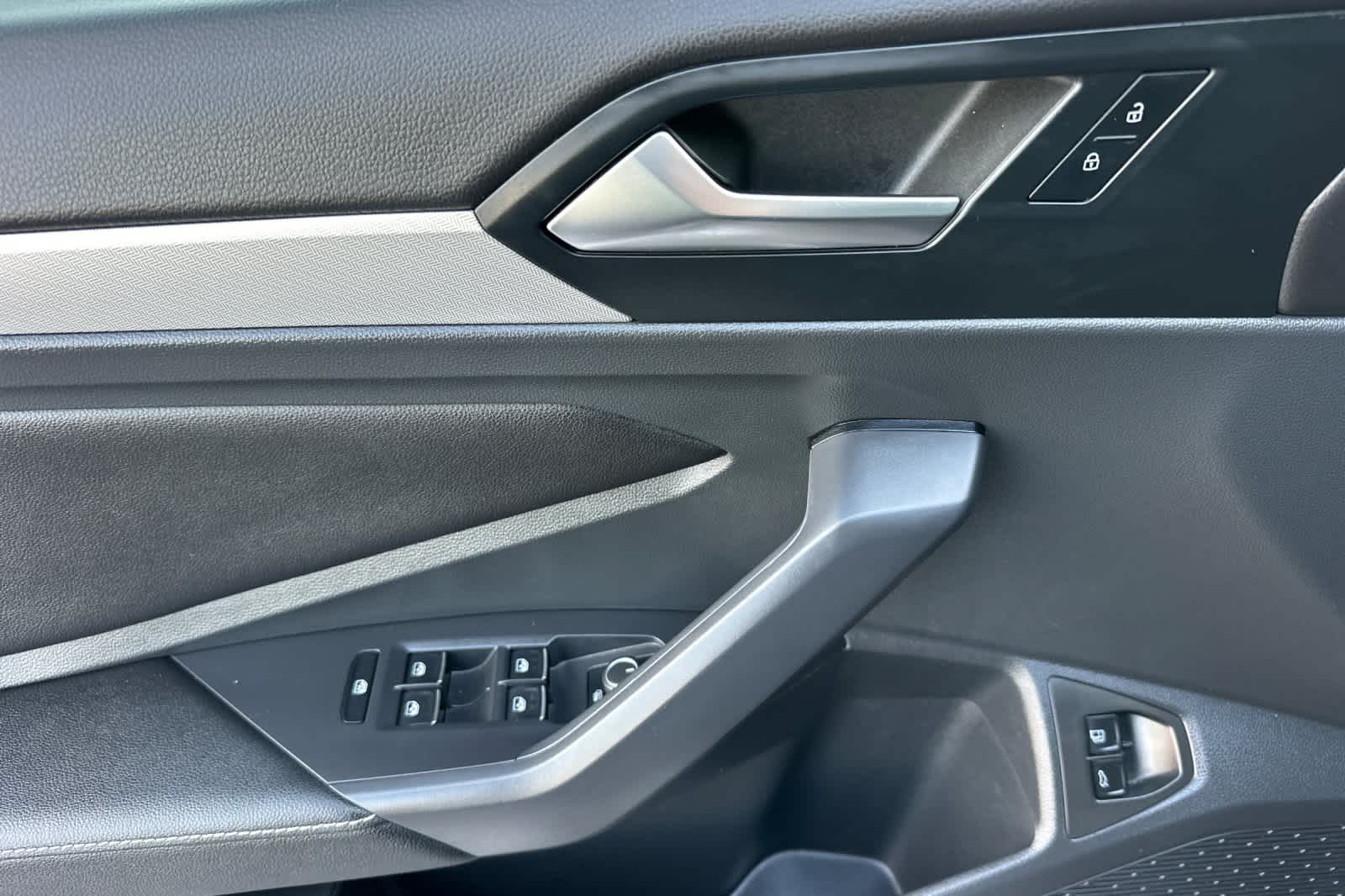 Thumbnail: 2022 Volkswagen Jetta - 12