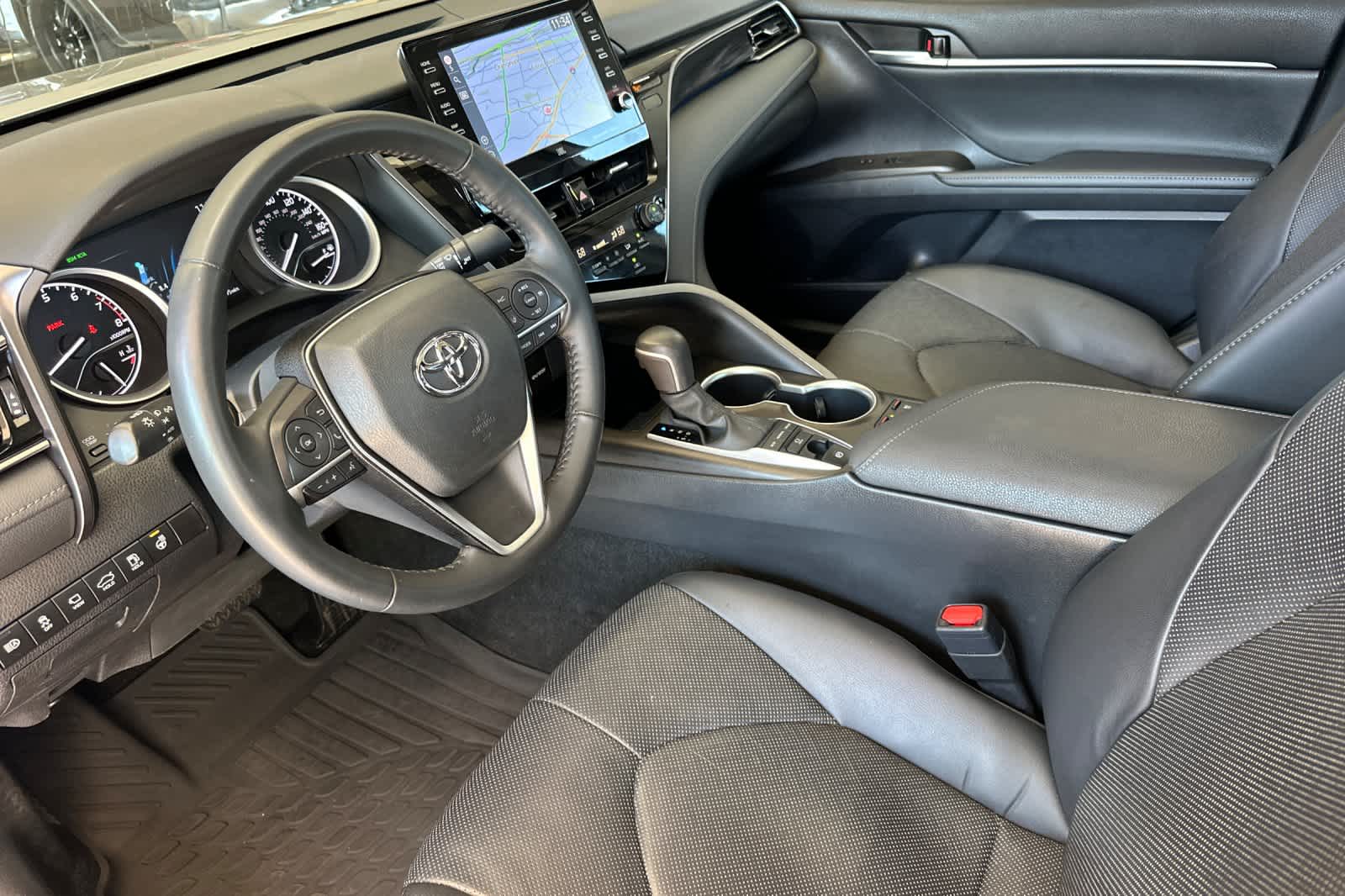 Thumbnail: 2023 Toyota Camry - 11