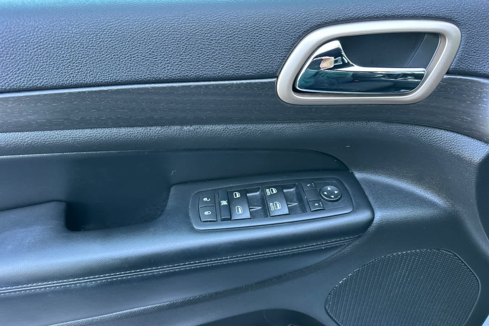 Thumbnail: 2017 Jeep Grand Cherokee - 12