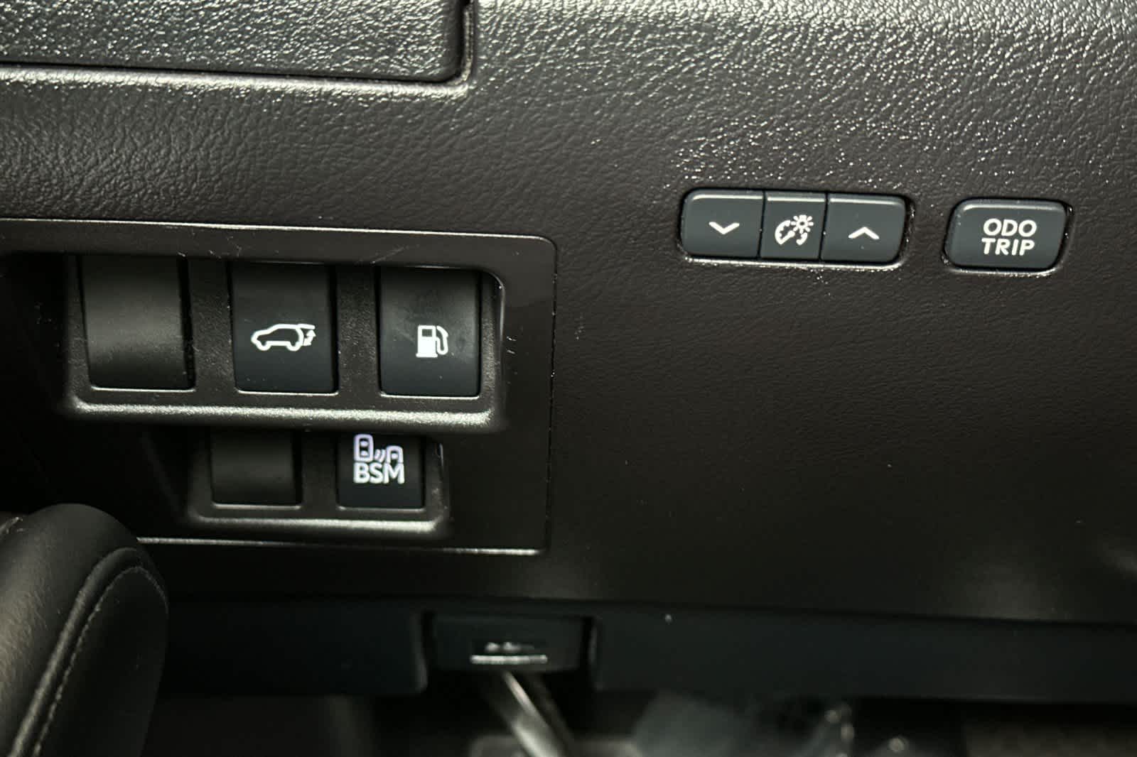 Thumbnail: 2014 Lexus RX - 31