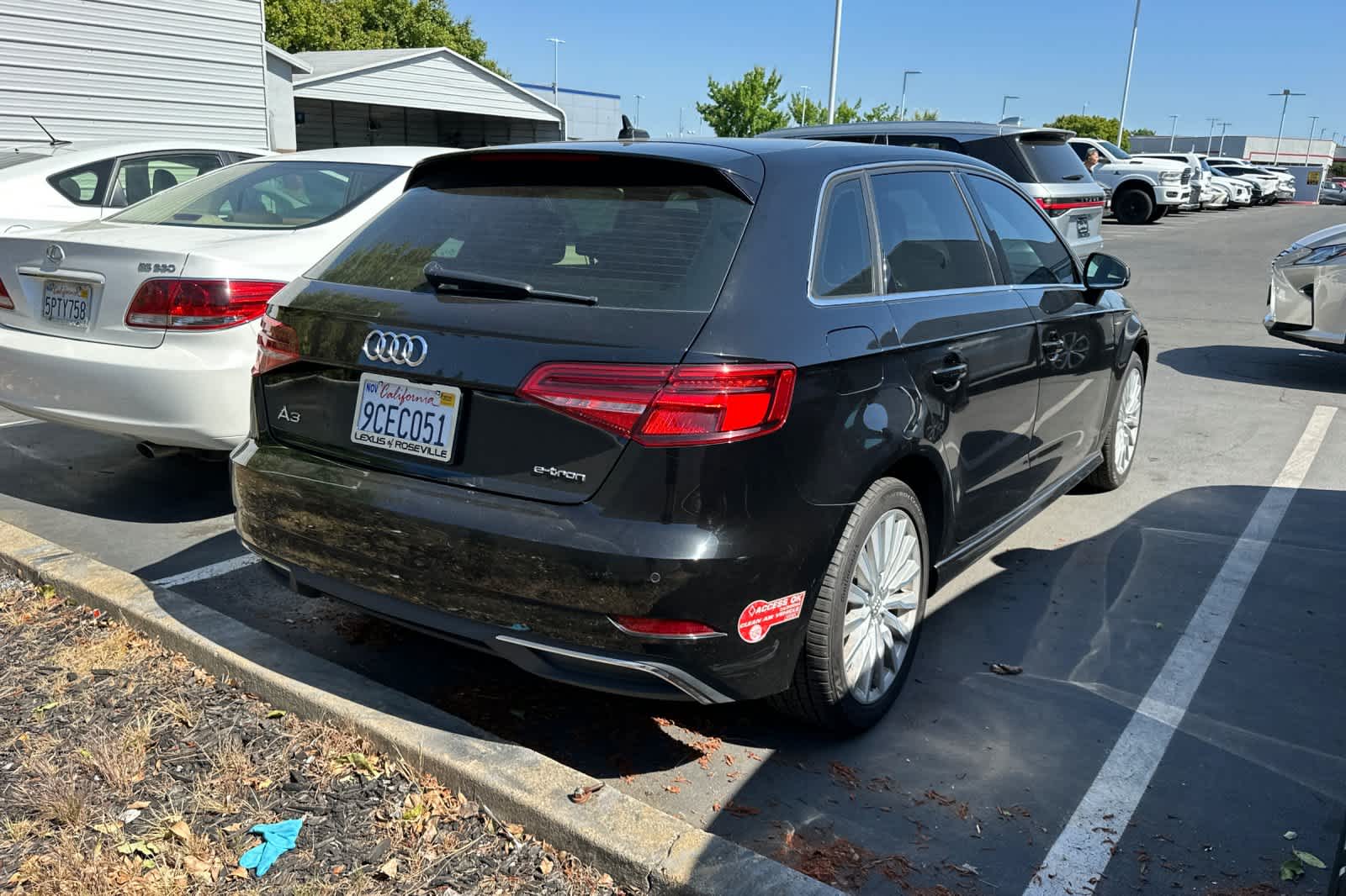 Thumbnail: 2017 Audi A3 e-tron - 2