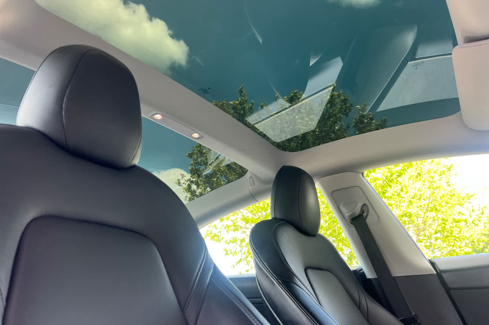 Thumbnail: 2022 Tesla Model 3 - 17