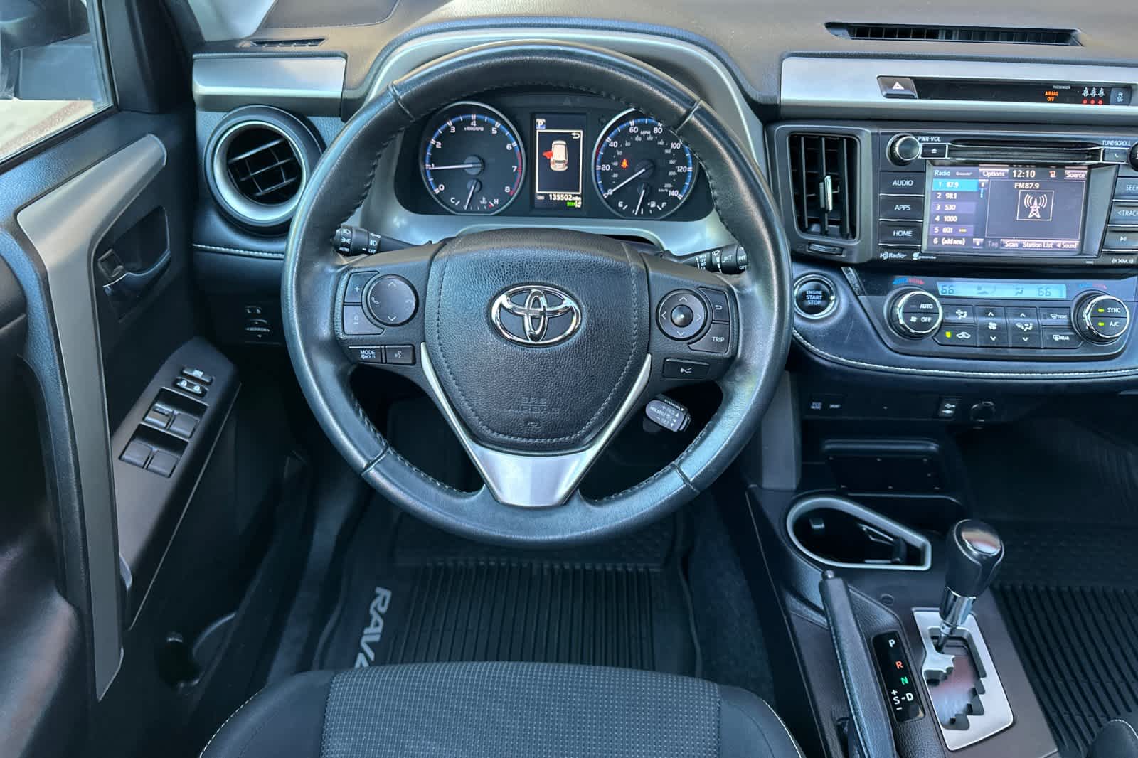 Thumbnail: 2018 Toyota RAV4 - 14