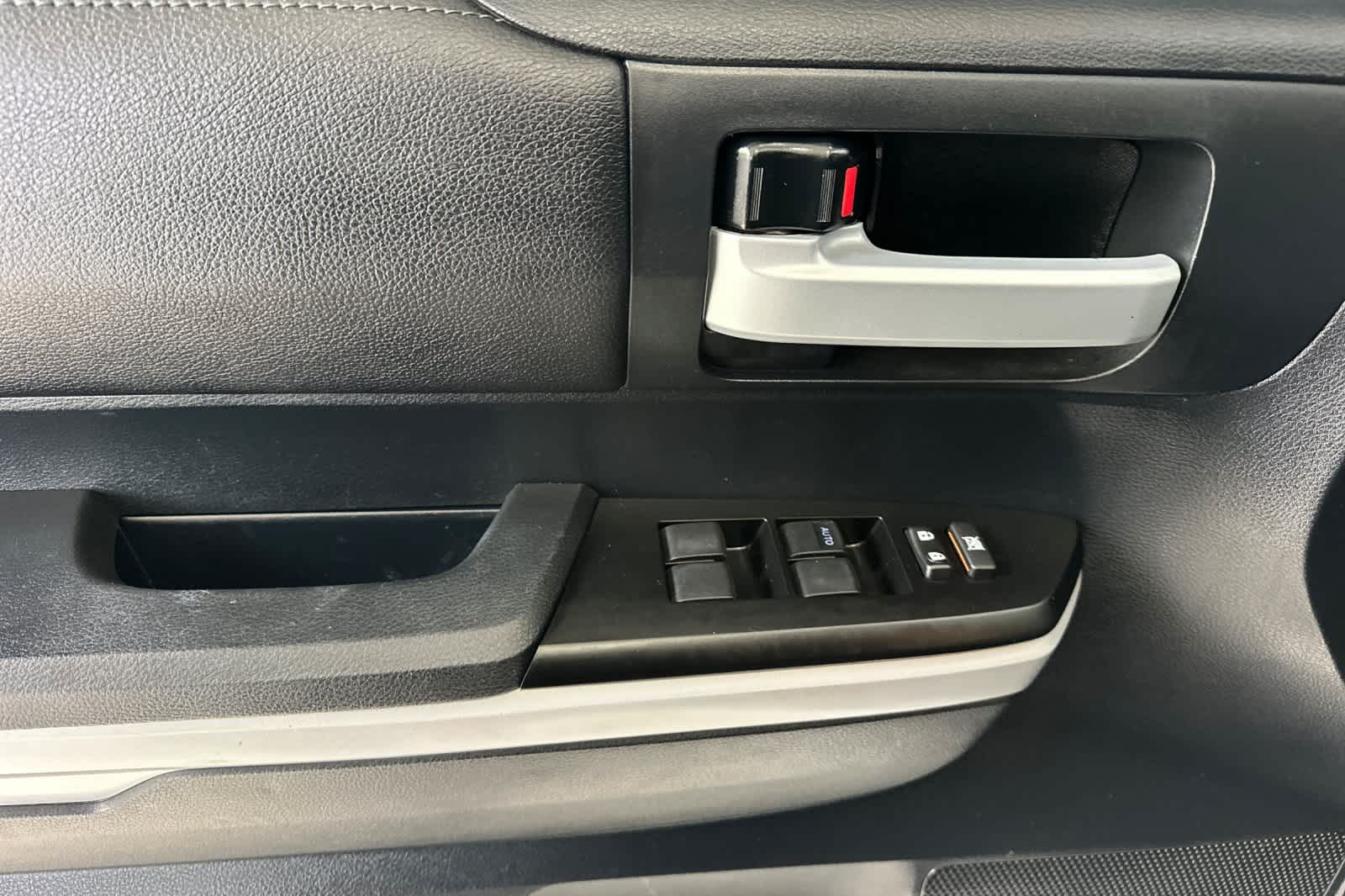 Thumbnail: 2018 Toyota Tundra - 12