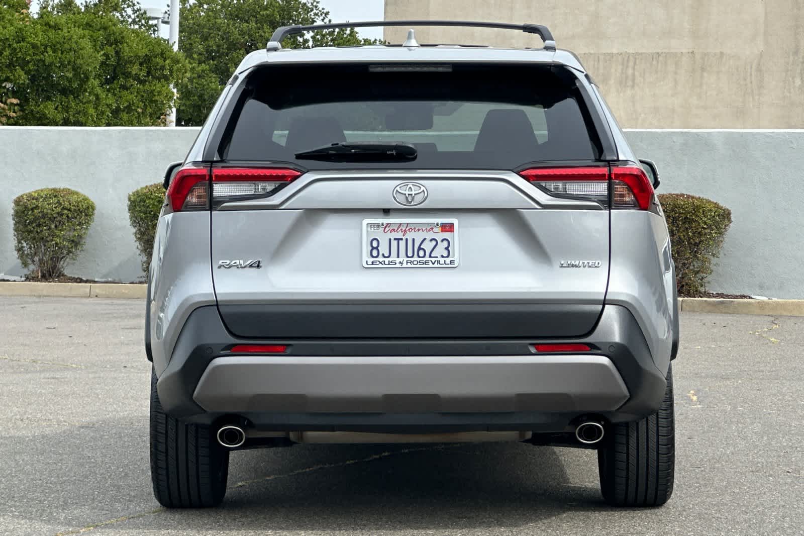 Thumbnail: 2019 Toyota RAV4 - 8