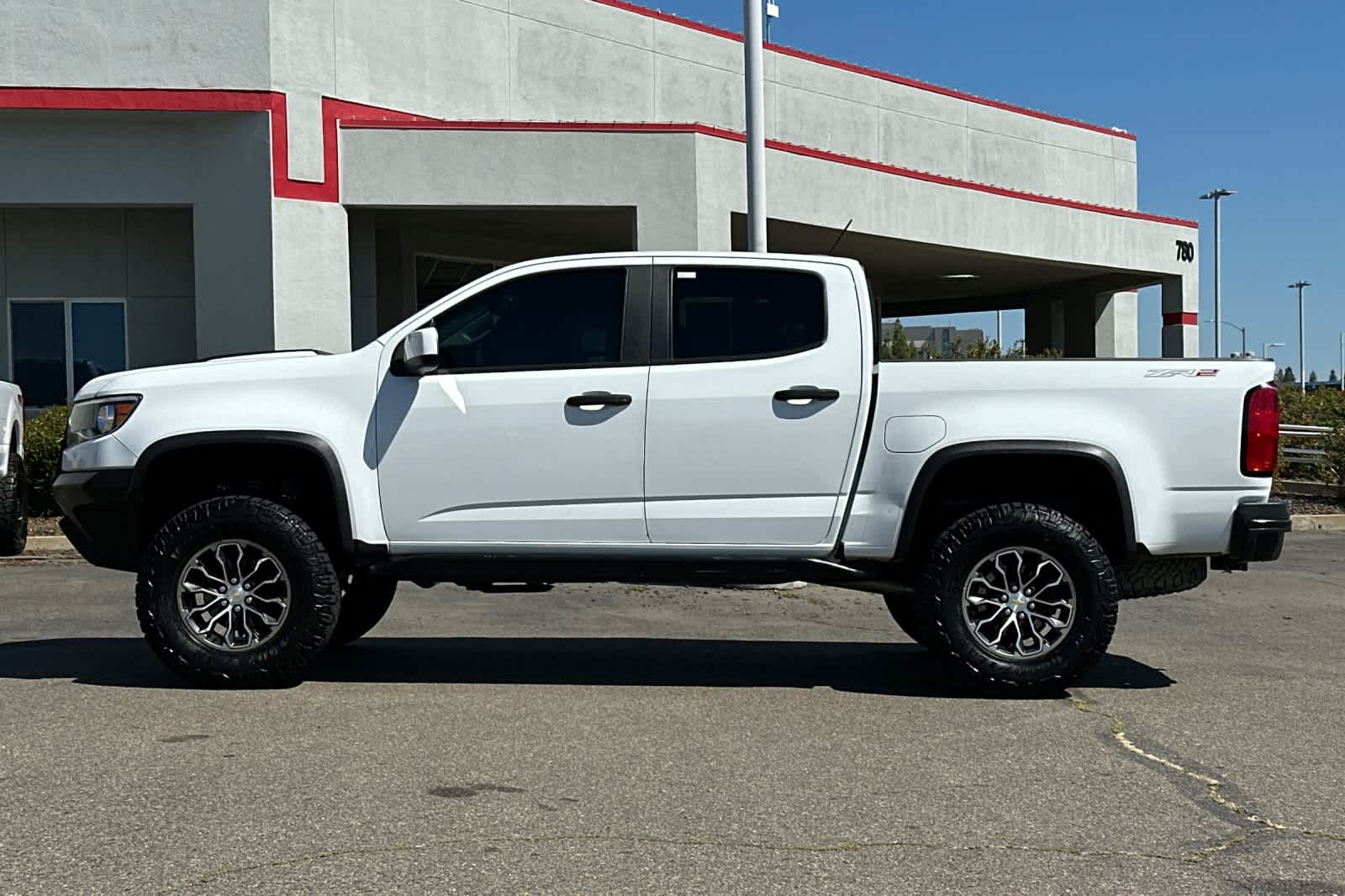 Thumbnail: 2019 Chevrolet Colorado - 9
