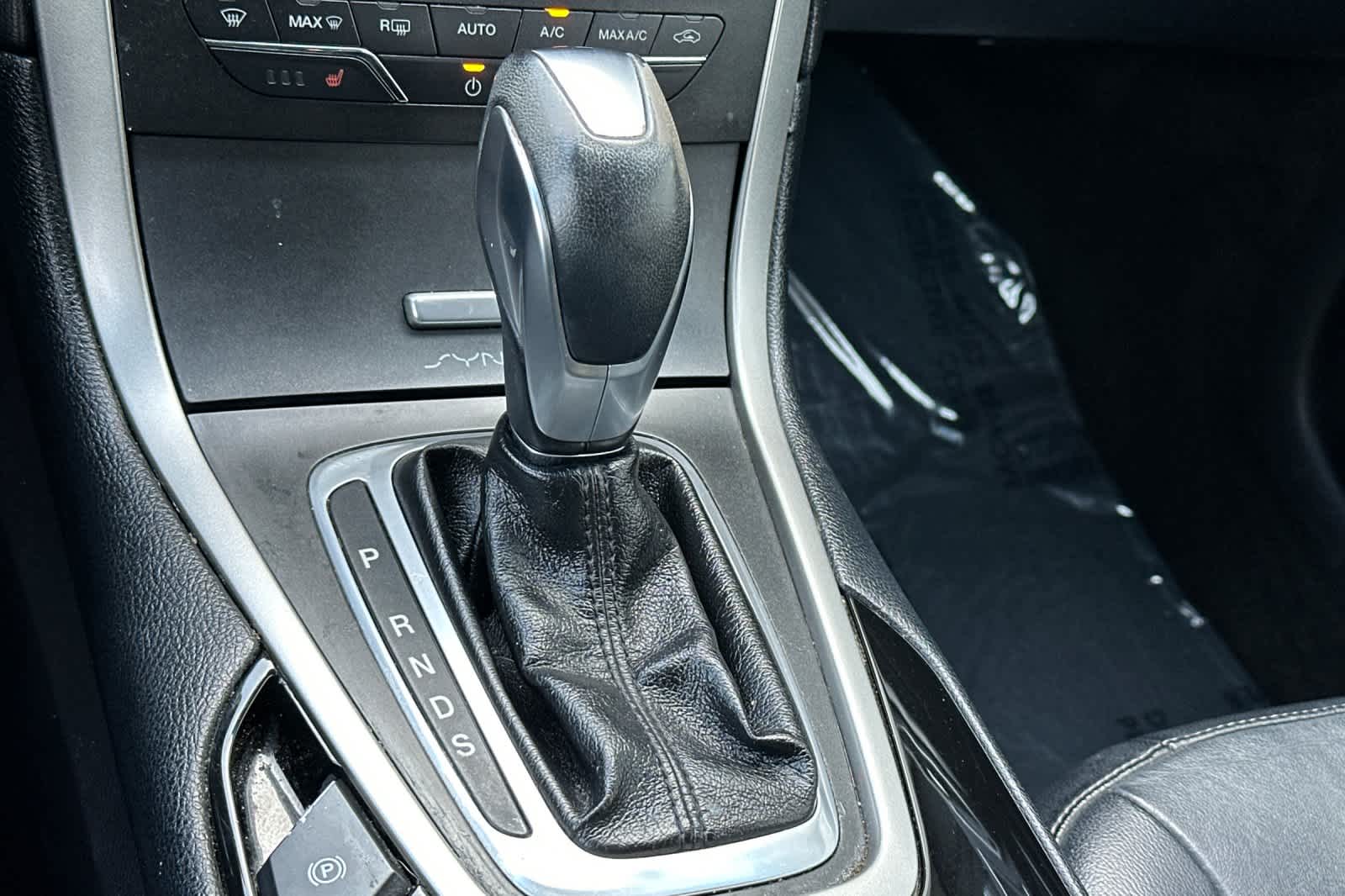 Thumbnail: 2015 Ford Edge - 24