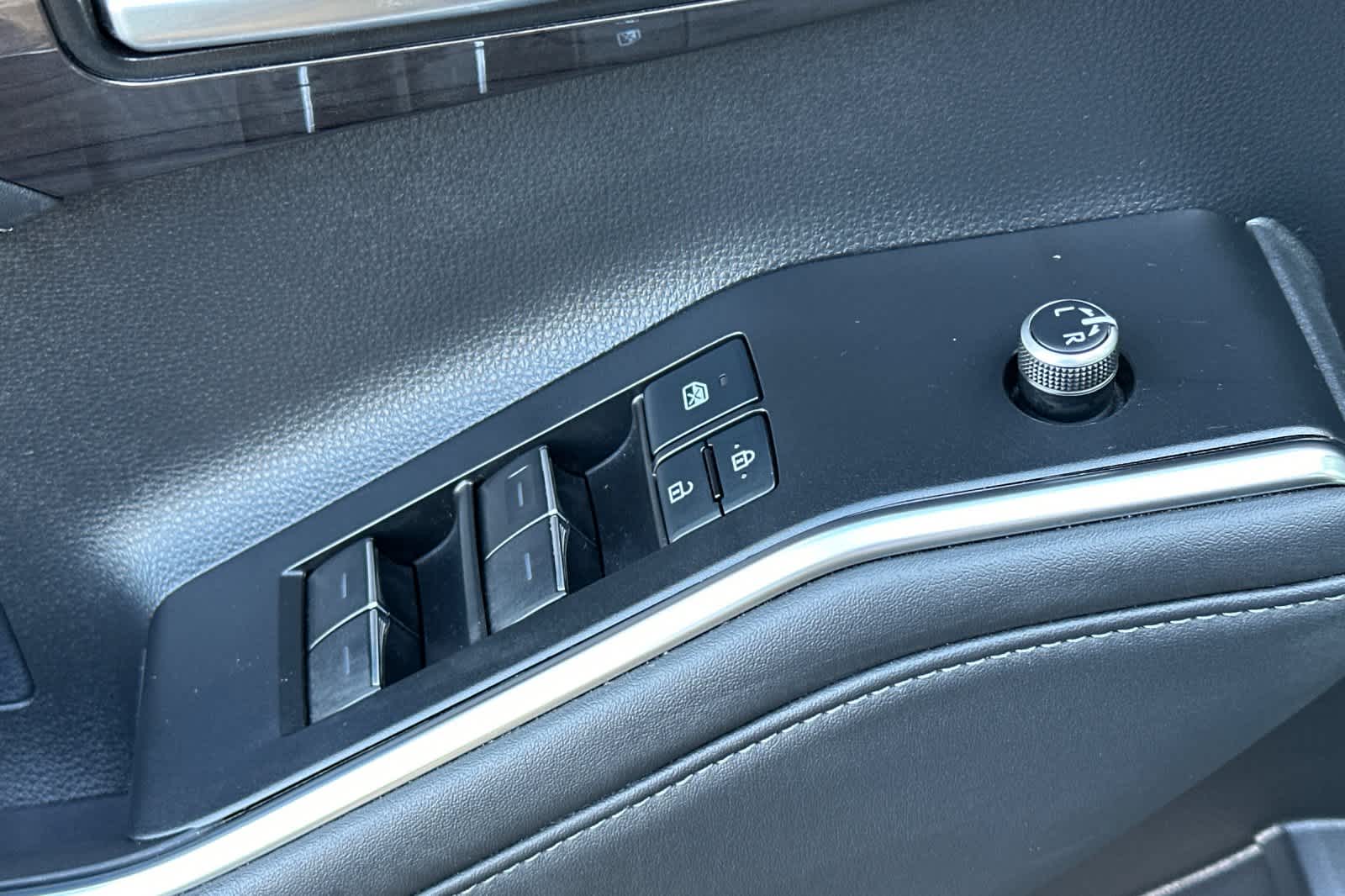 Thumbnail: 2021 Toyota Highlander - 13