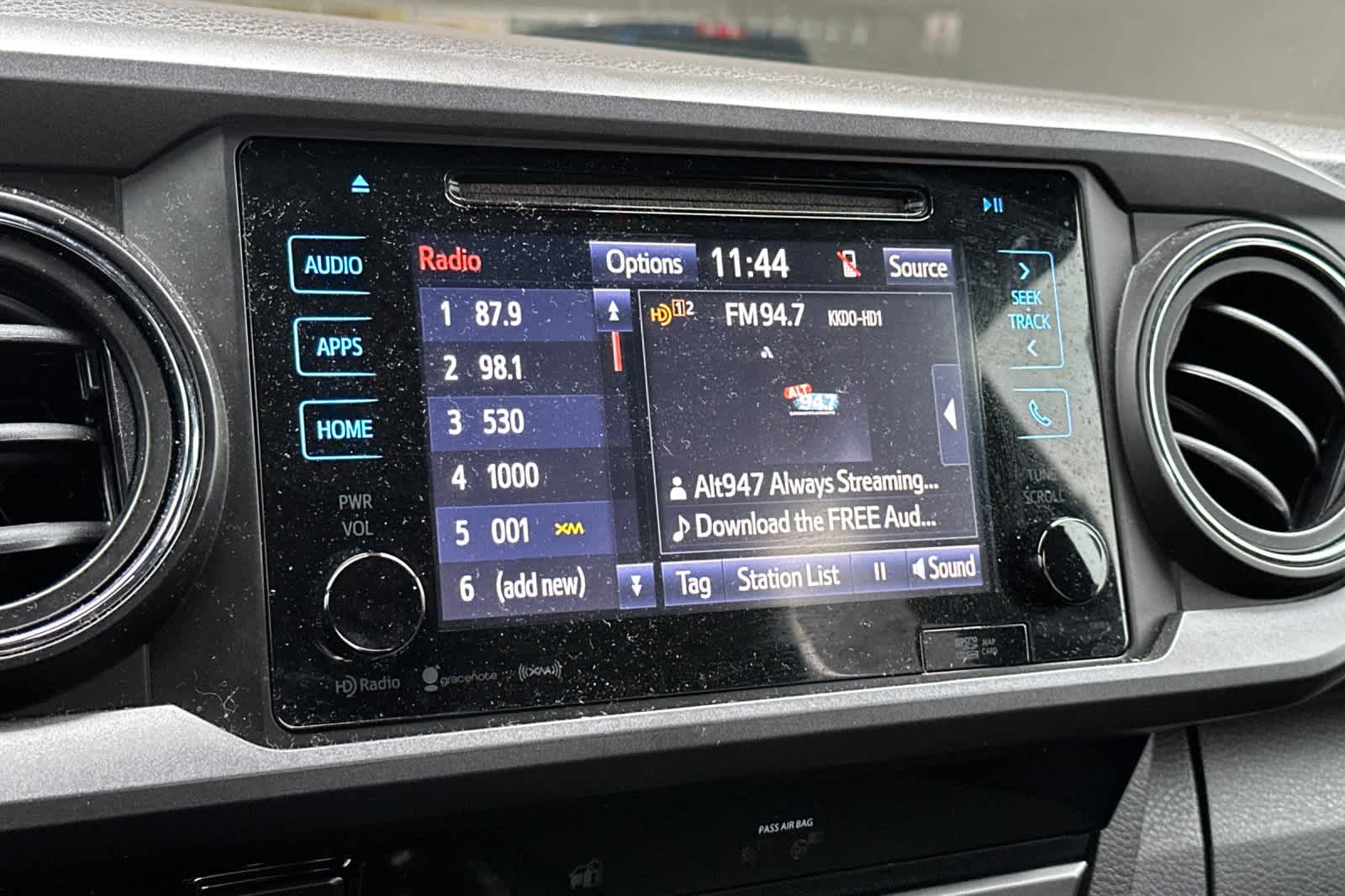 Thumbnail: 2018 Toyota Tacoma - 18