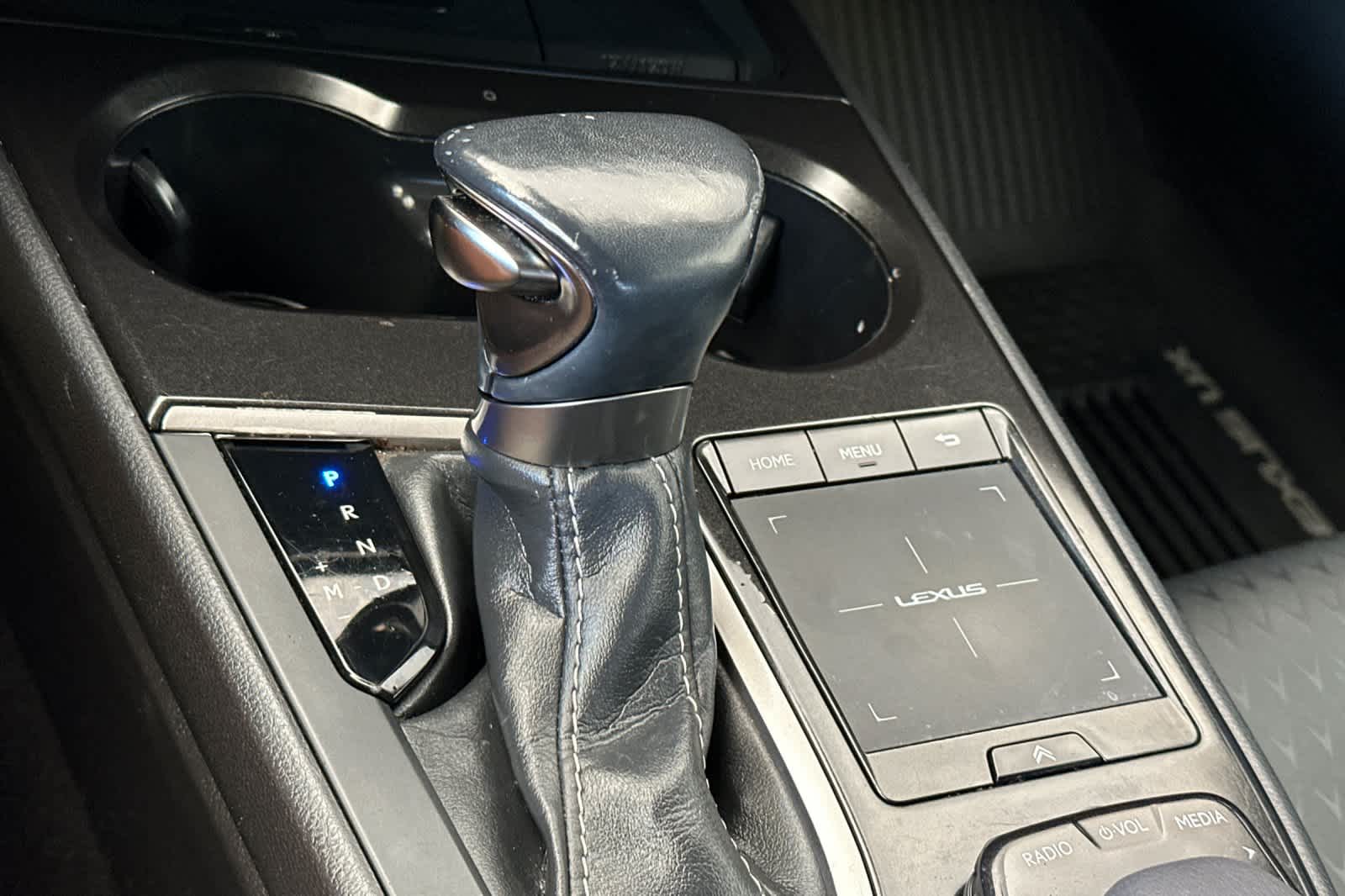 Thumbnail: 2022 Lexus UX - 22