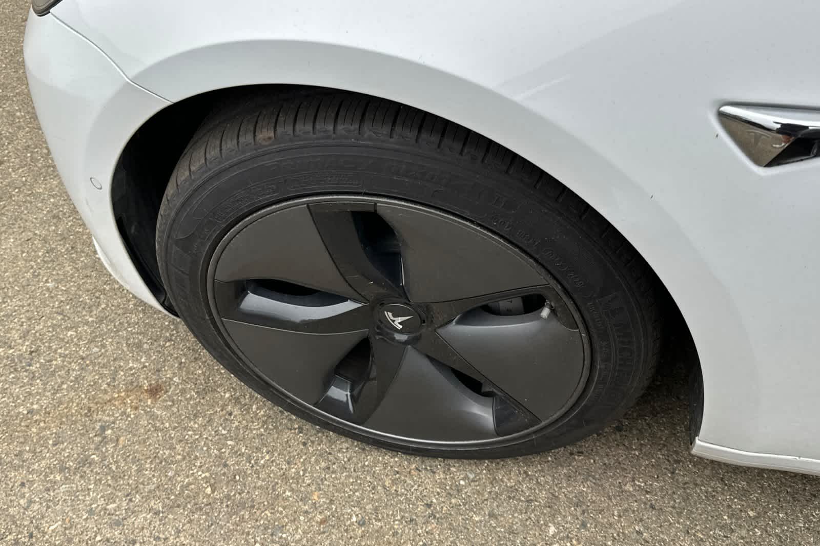 Thumbnail: 2018 Tesla Model 3 - 21