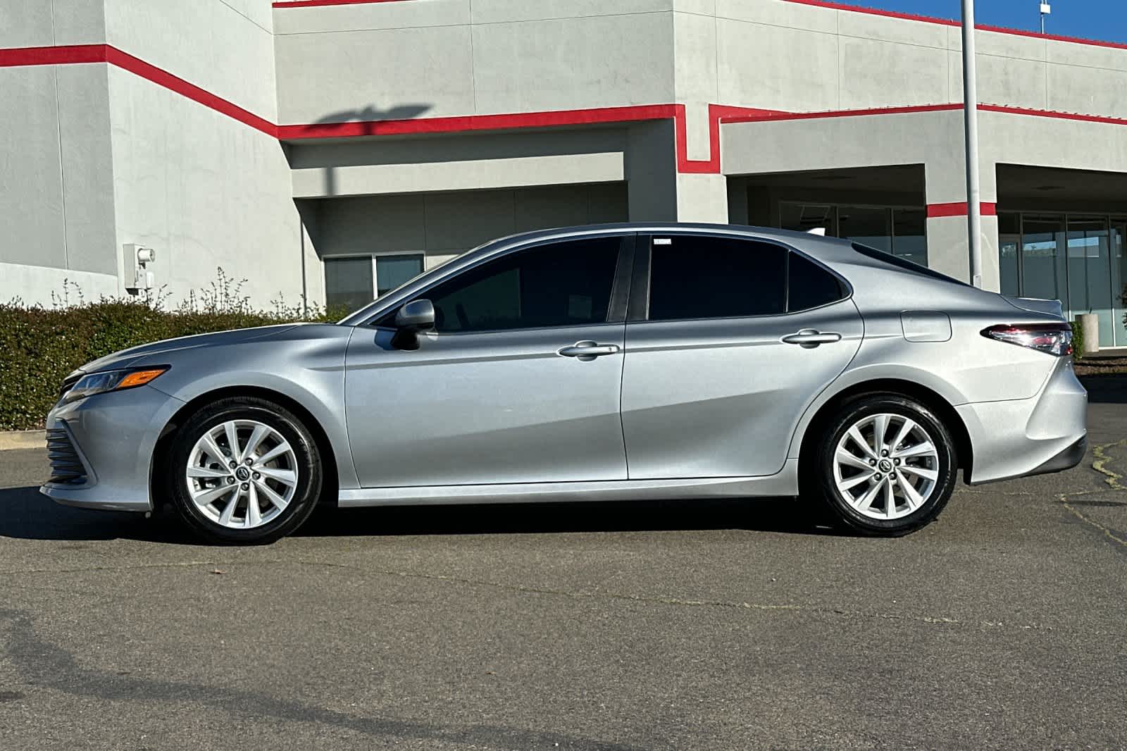 Thumbnail: 2023 Toyota Camry - 9