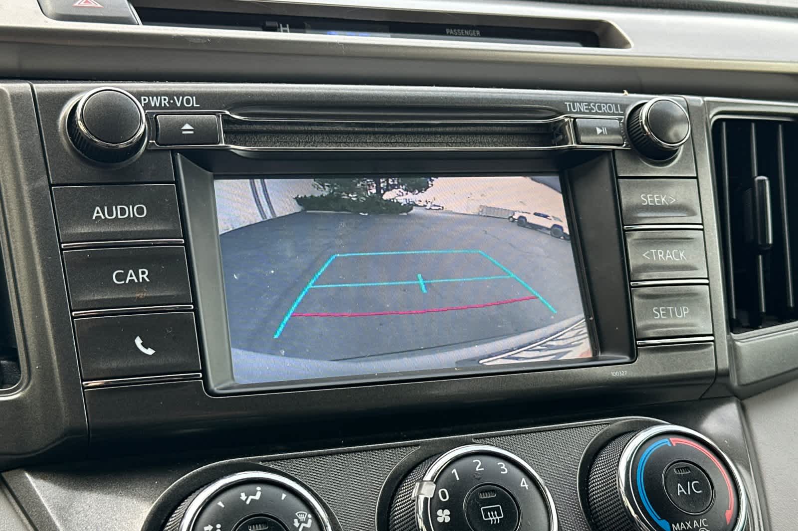 Thumbnail: 2015 Toyota RAV4 - 20