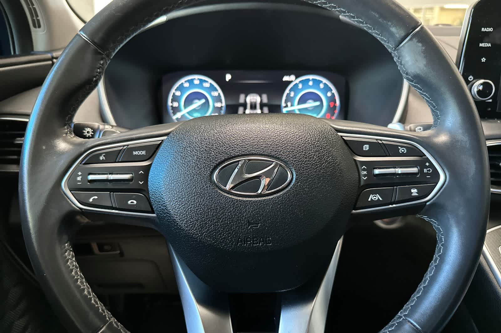 Thumbnail: 2022 Hyundai Santa Fe - 25