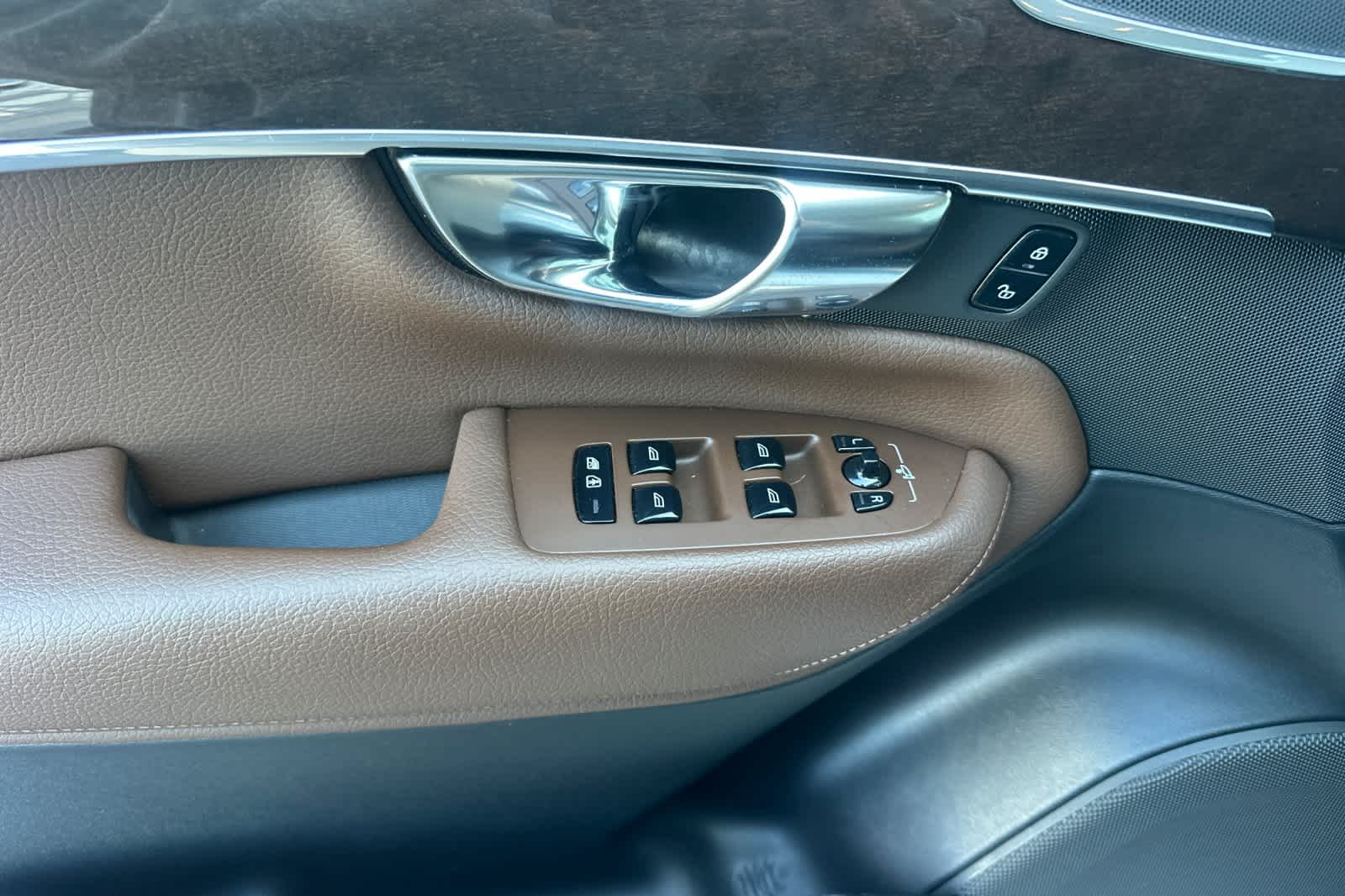 Thumbnail: 2019 Volvo XC90 - 12