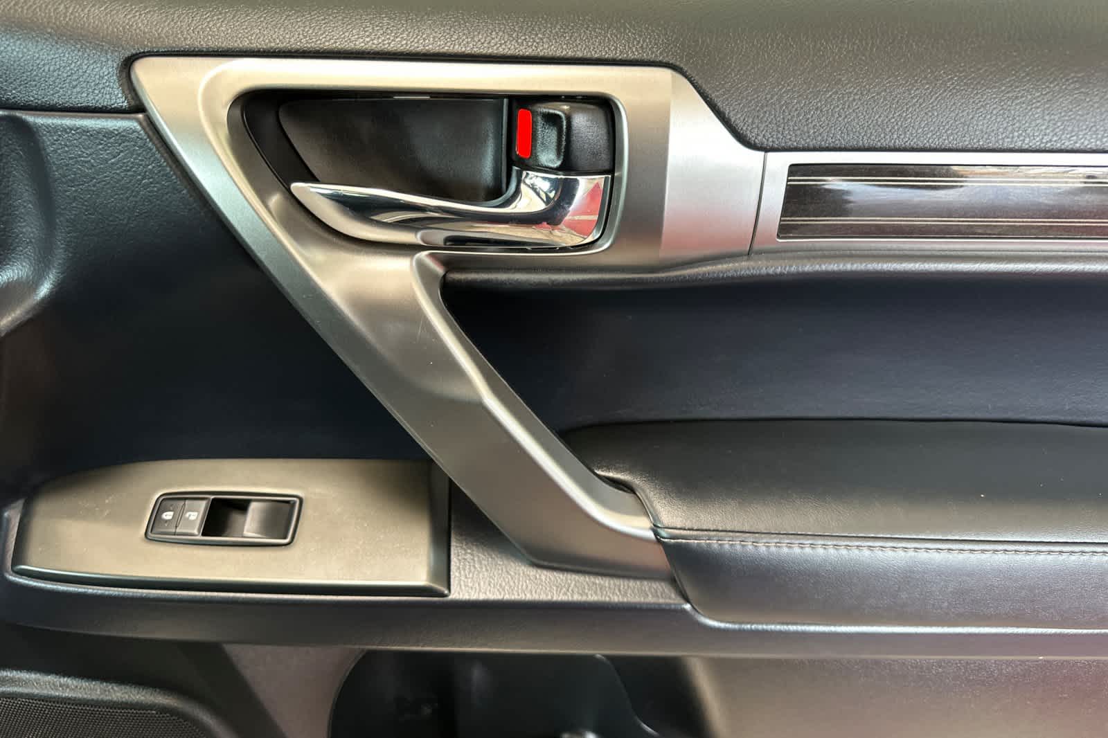 Thumbnail: 2023 Lexus GX - 19
