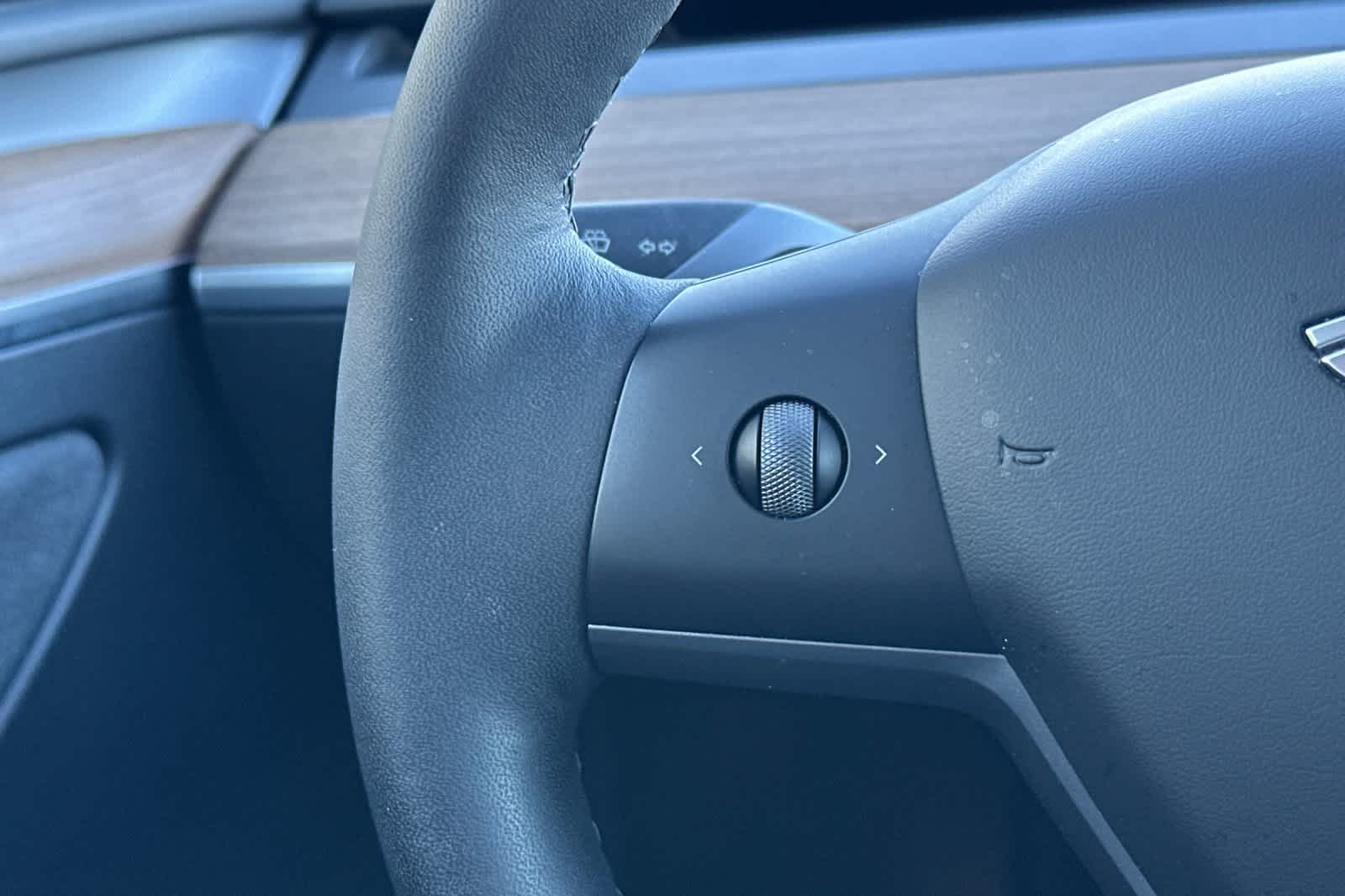 Thumbnail: 2023 Tesla Model Y - 26