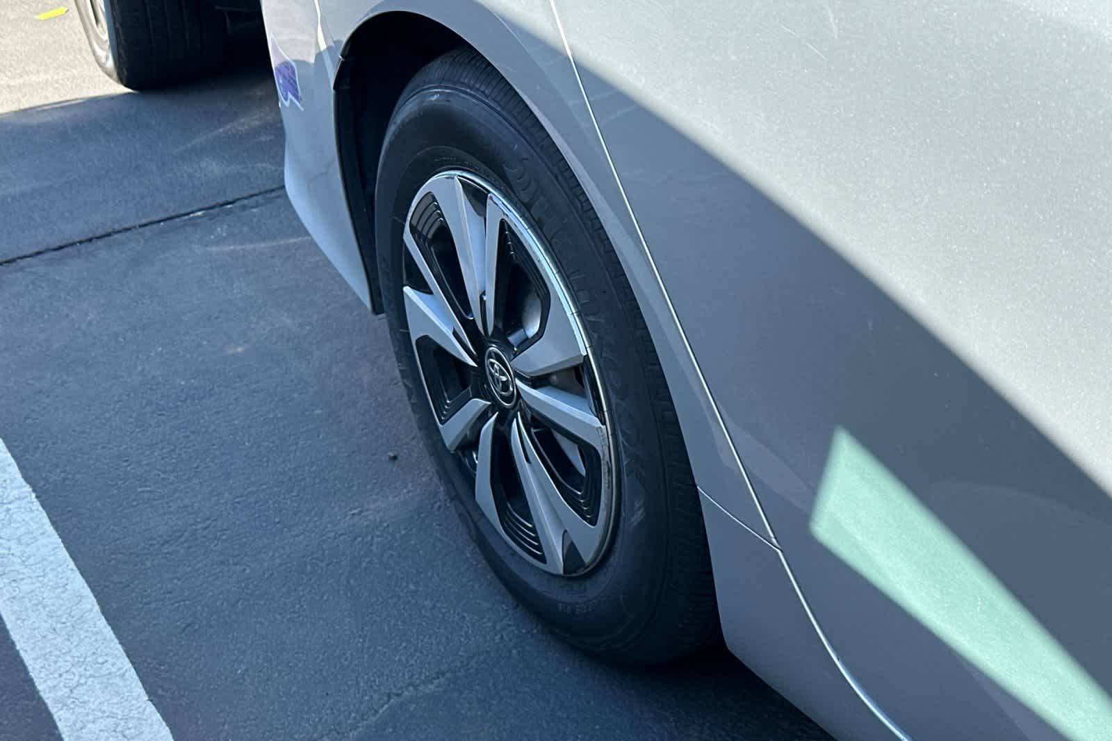 Thumbnail: 2018 Toyota Prius Prime - 13