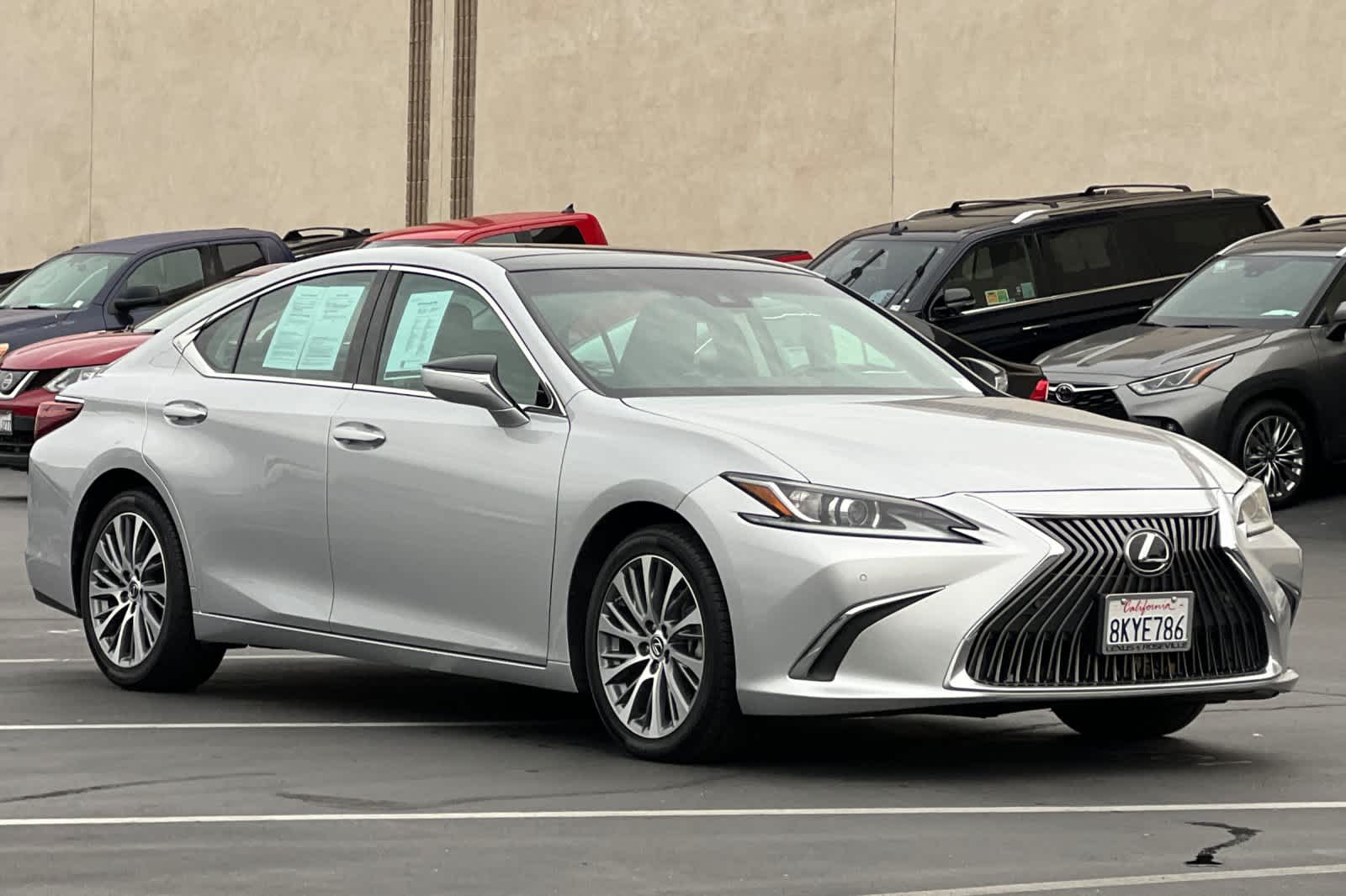 Thumbnail: 2019 Lexus ES - 5