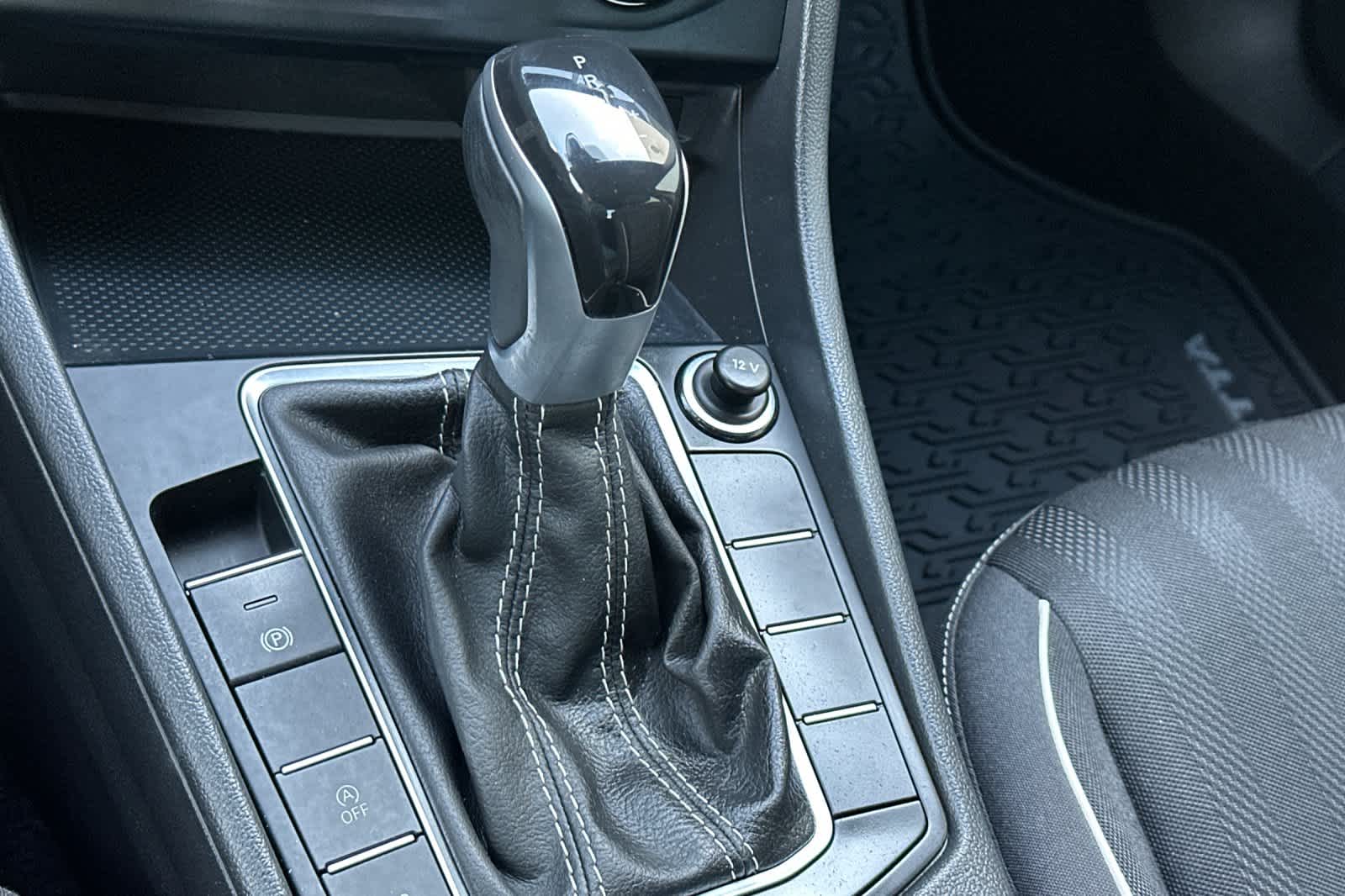 Thumbnail: 2022 Volkswagen Jetta - 21