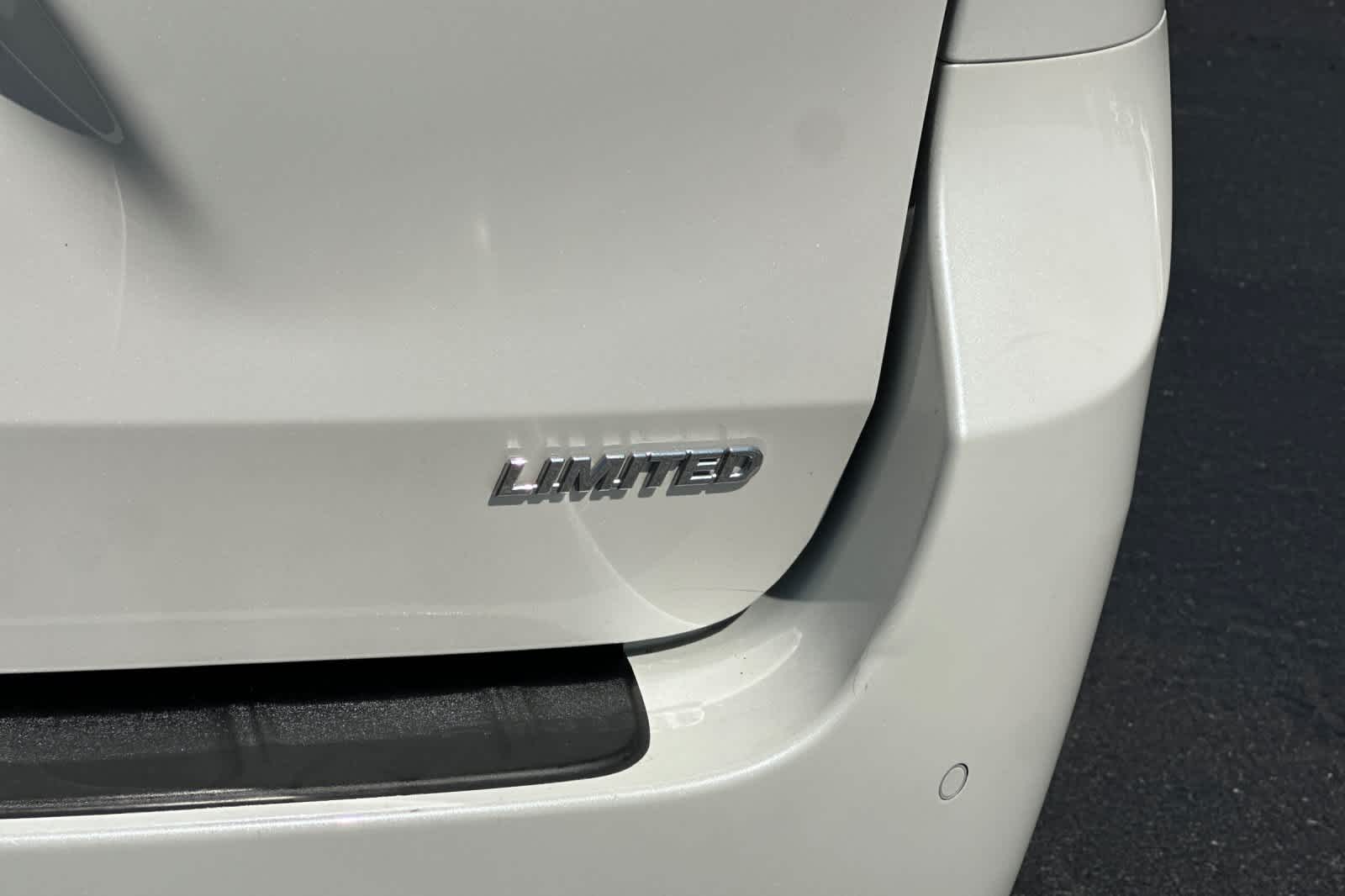 Thumbnail: 2019 Toyota Sienna - 35