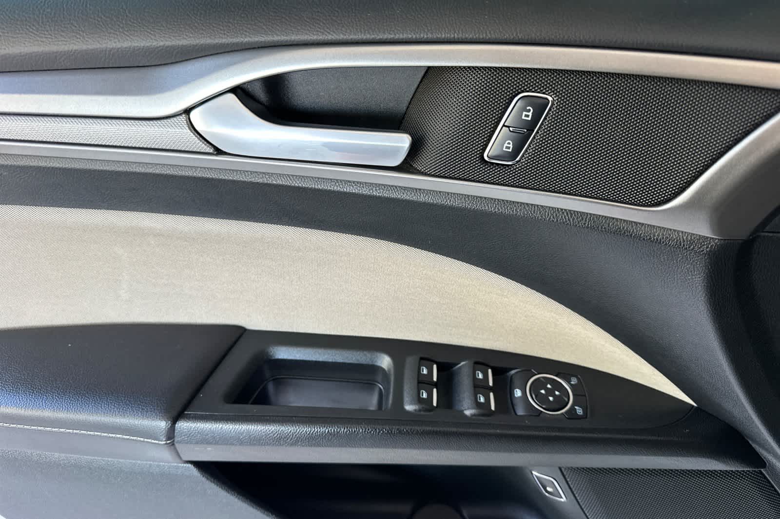 Thumbnail: 2018 Ford Fusion - 12