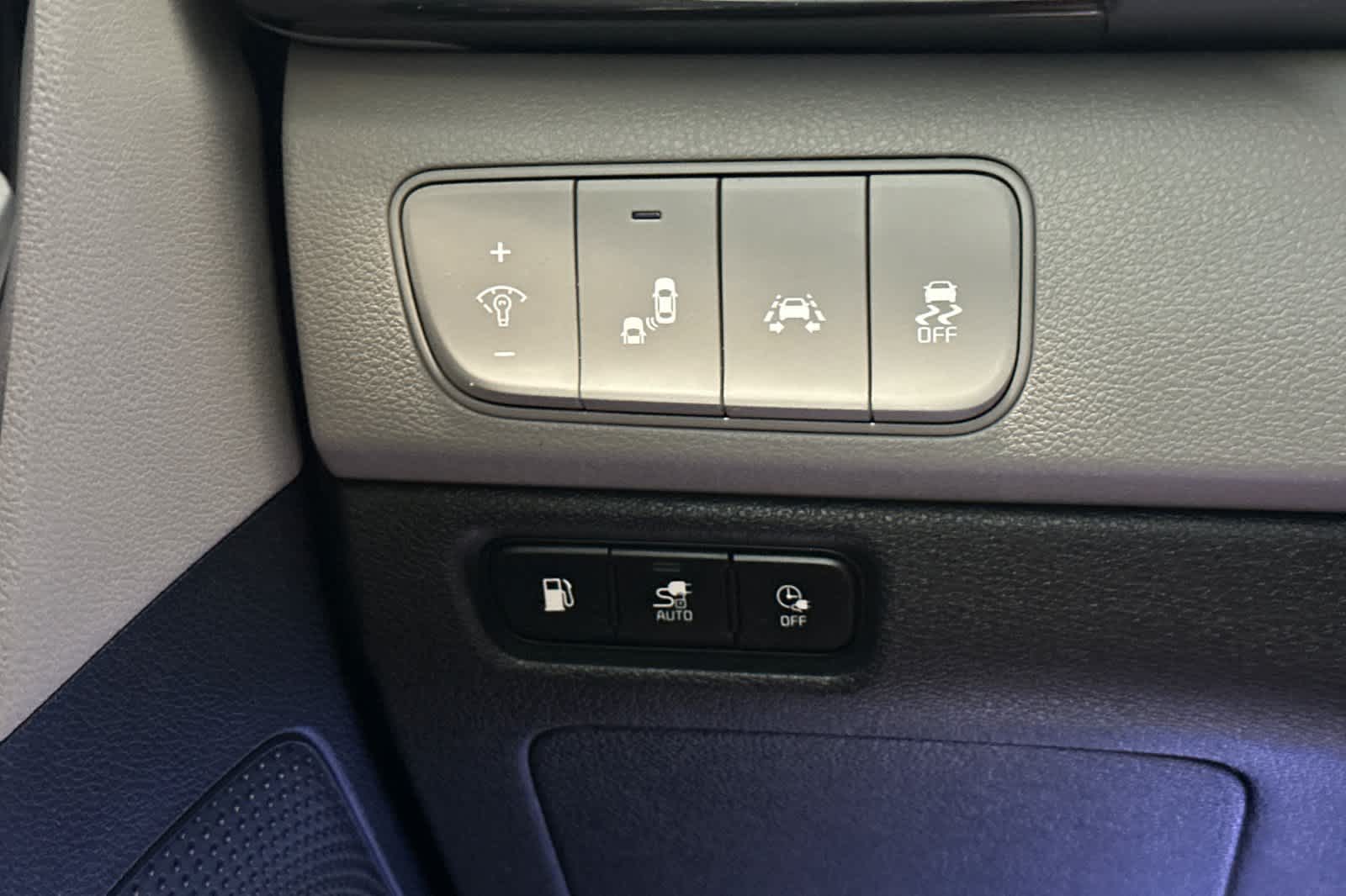 Thumbnail: 2019 Kia Niro - 30