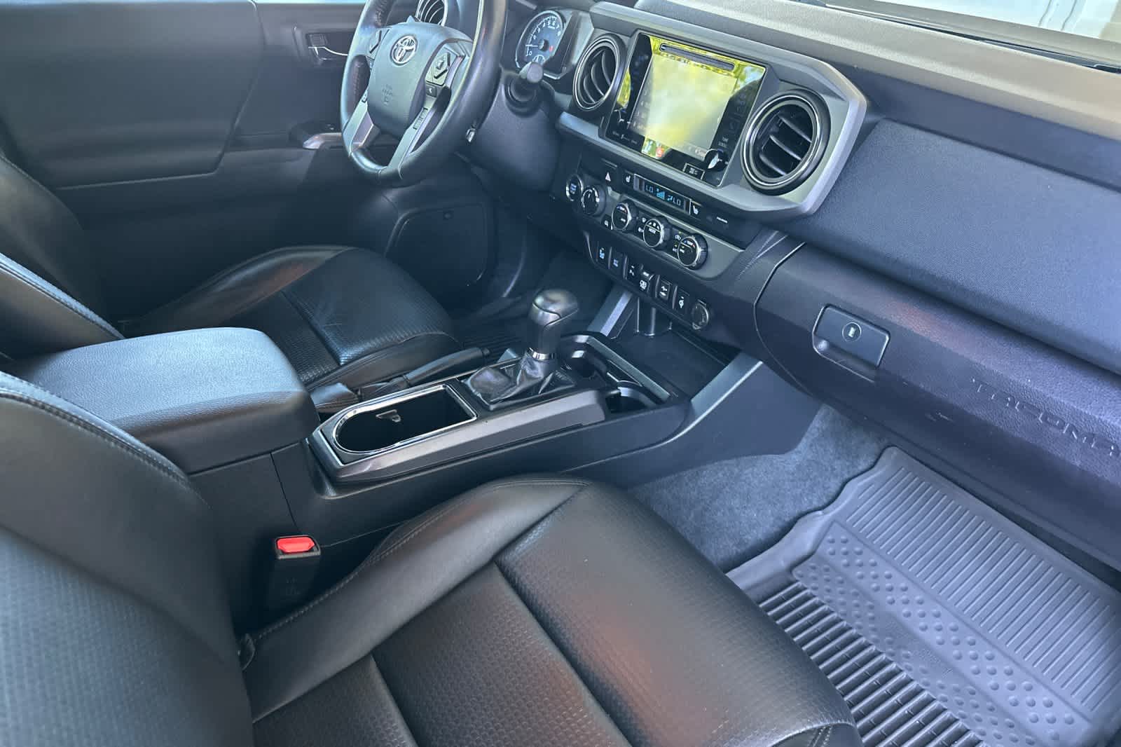 Thumbnail: 2019 Toyota Tacoma - 16