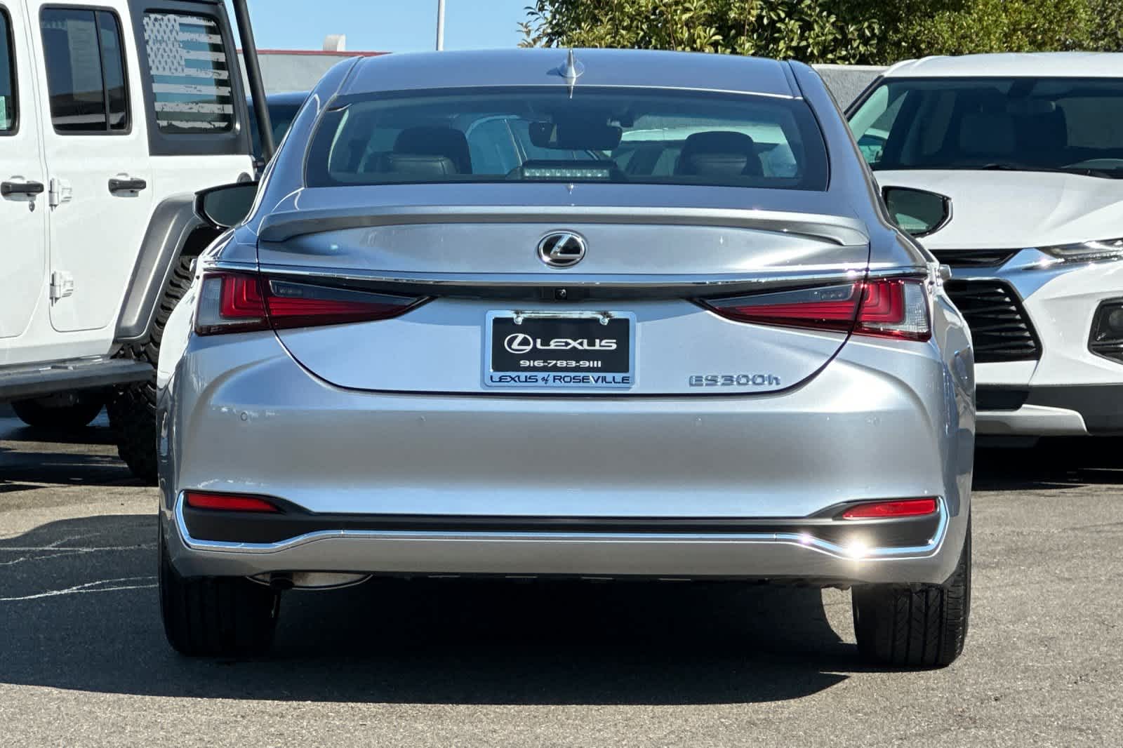 Thumbnail: 2025 Lexus ES - 8