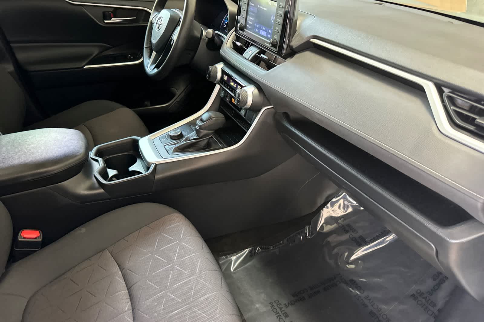 Thumbnail: 2020 Toyota RAV4 - 16