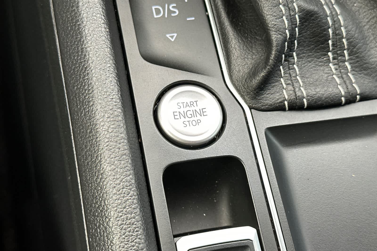 Thumbnail: 2021 Volkswagen Atlas - 25