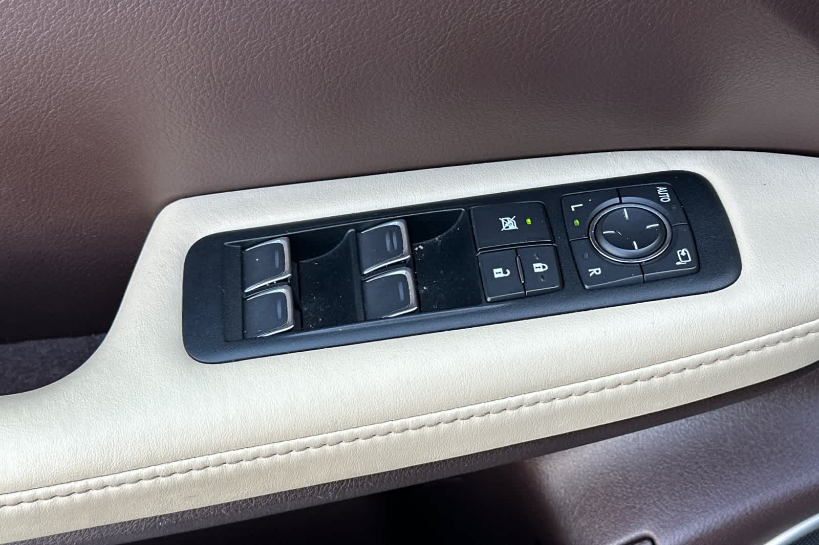 Thumbnail: 2017 Lexus RX - 13