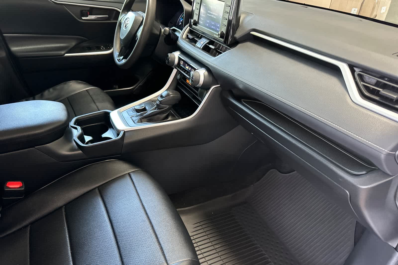 Thumbnail: 2021 Toyota RAV4 - 17