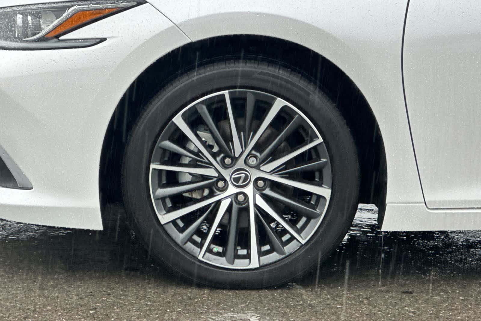 Thumbnail: 2024 Lexus ES - 30