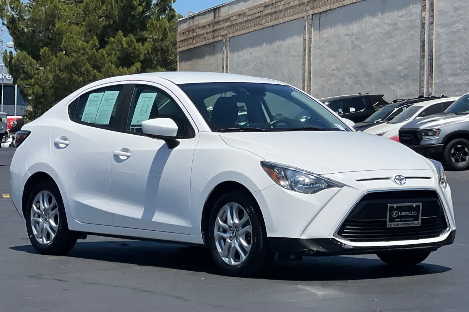 Thumbnail: 2017 Toyota Yaris iA - 5