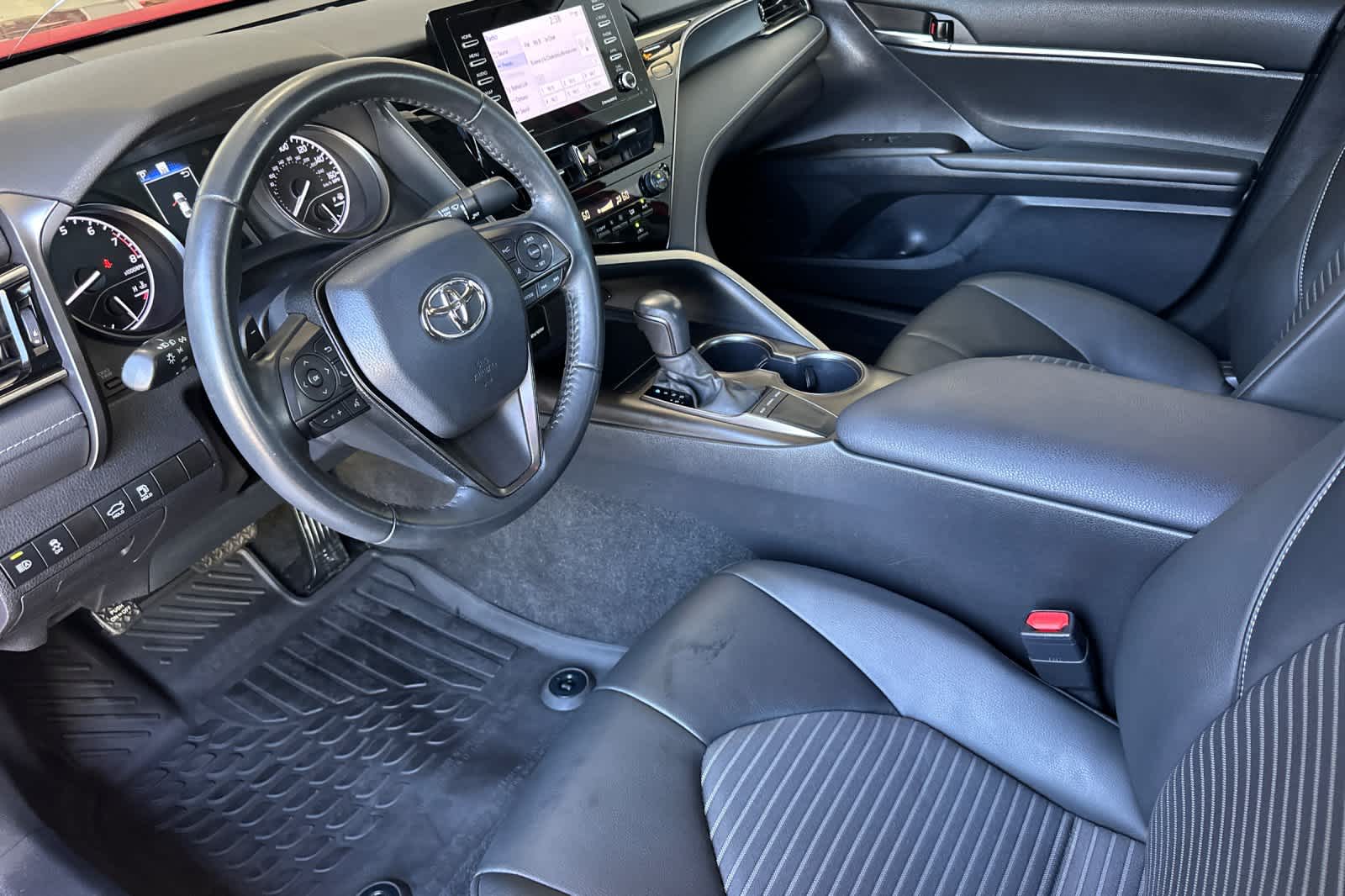 Thumbnail: 2022 Toyota Camry - 11