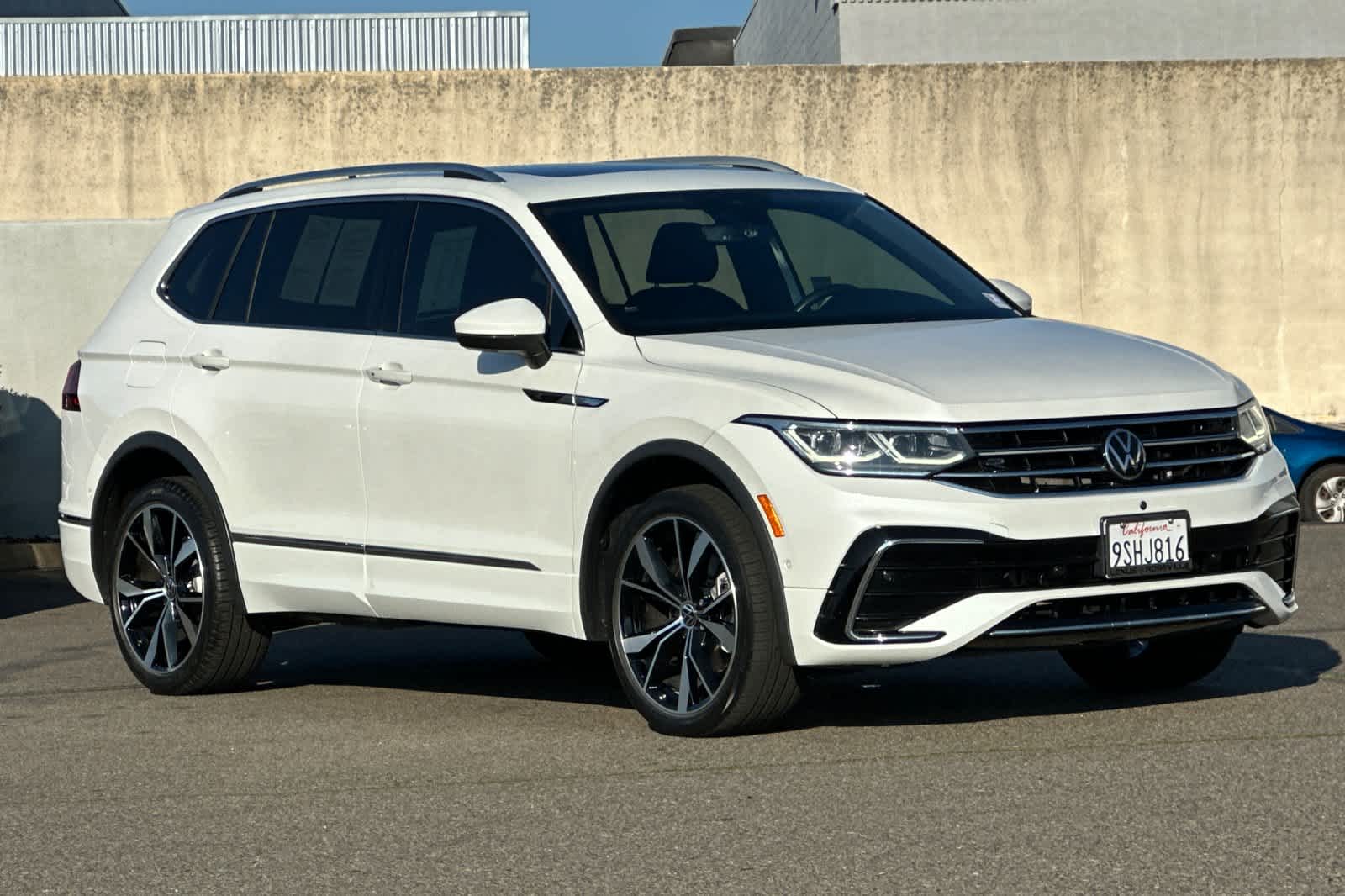 Thumbnail: 2023 Volkswagen Tiguan - 5