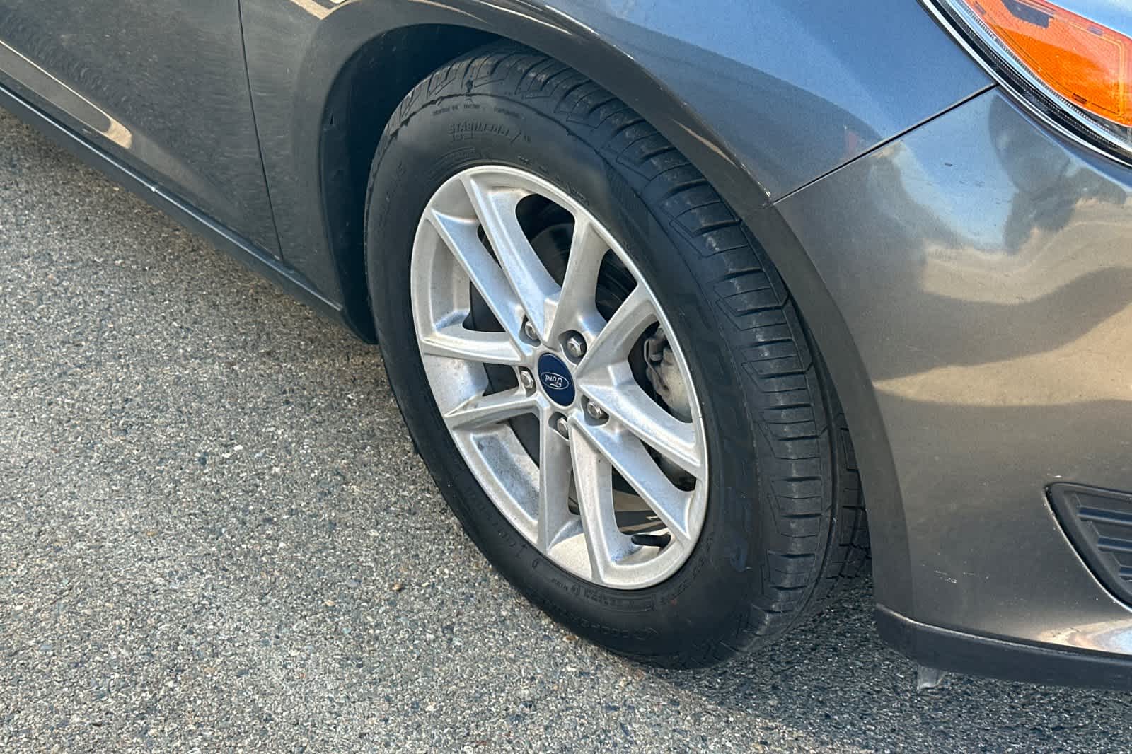 2018 Ford Focus SE 12