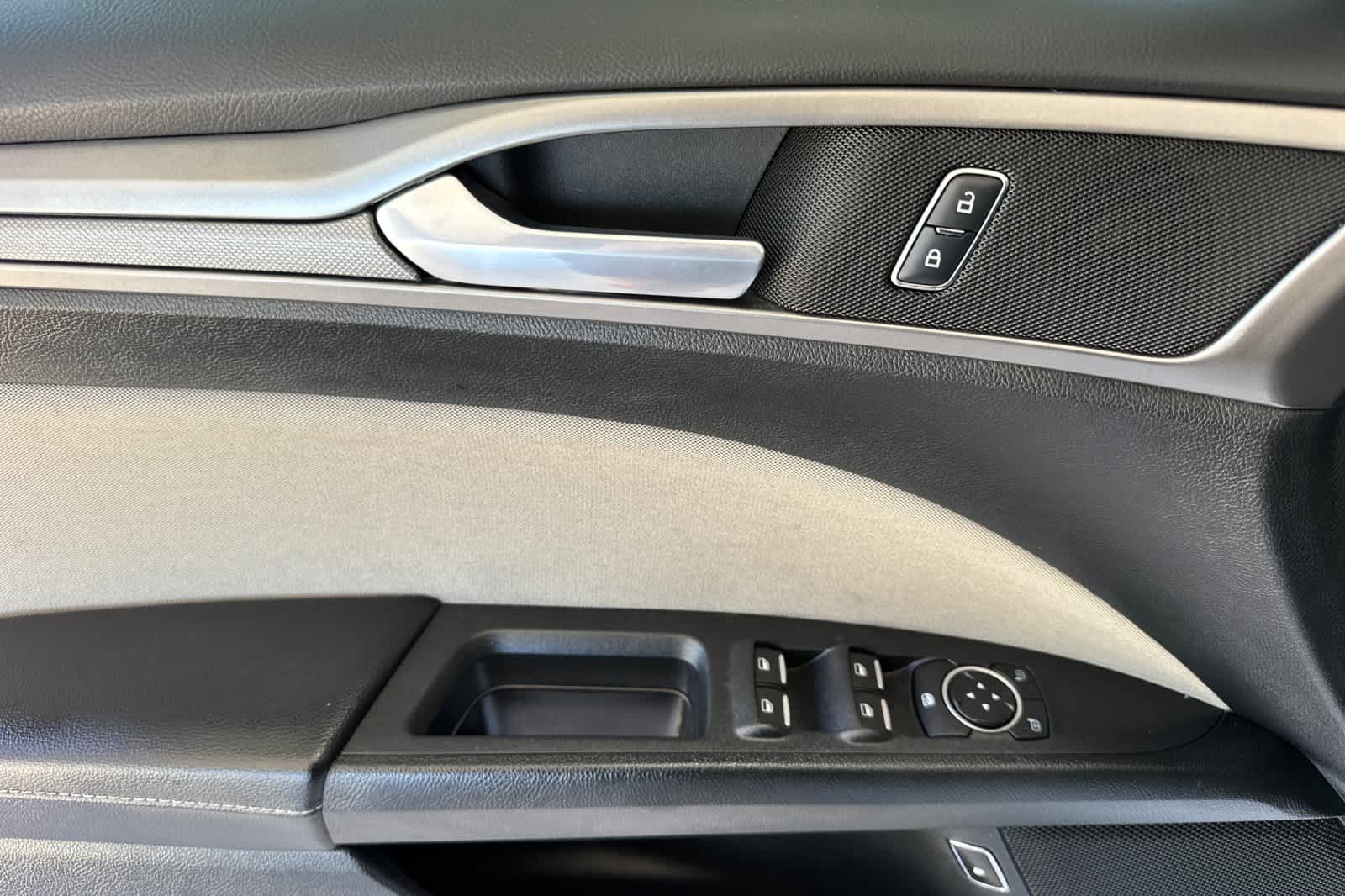 Thumbnail: 2018 Ford Fusion - 12