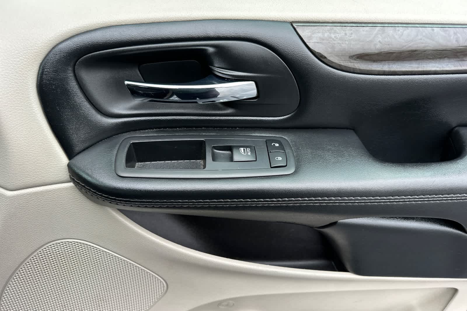 Thumbnail: 2019 Dodge Grand Caravan - 19