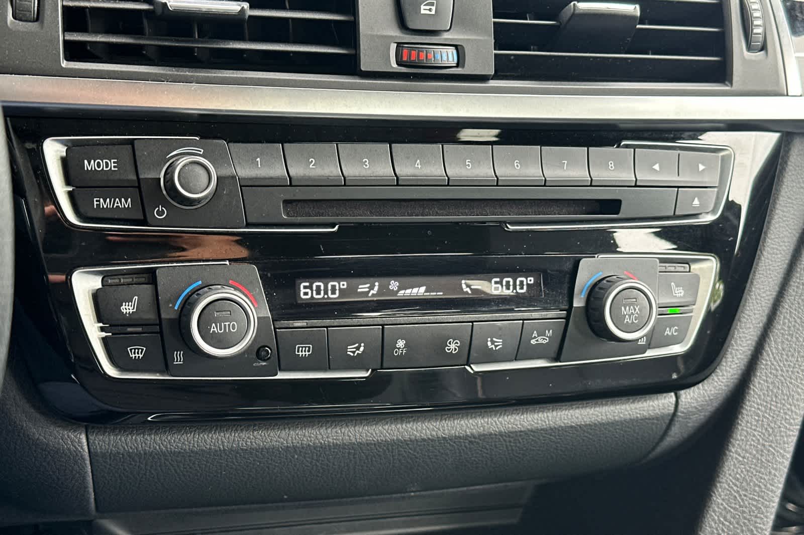 Thumbnail: 2016 BMW 3 Series - 22