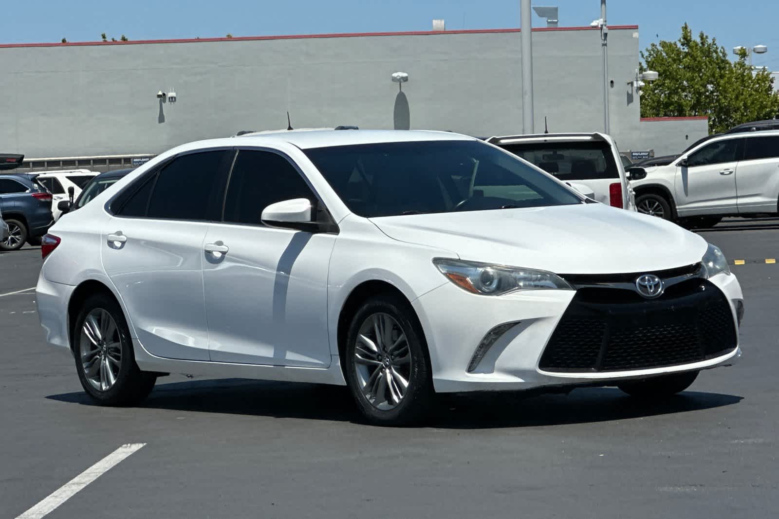 Thumbnail: 2016 Toyota Camry - 5