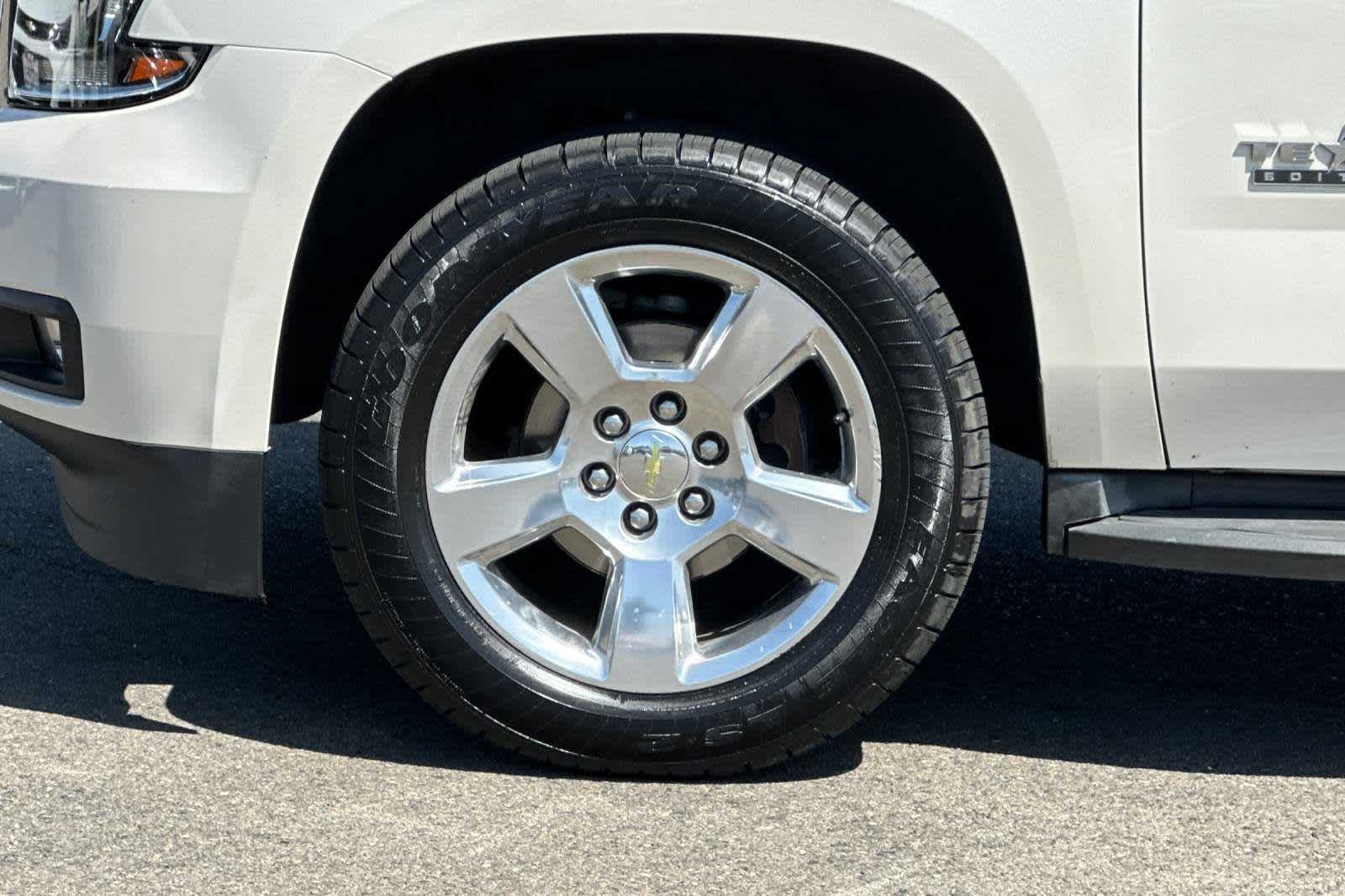 2015 Chevrolet Suburban LT 34
