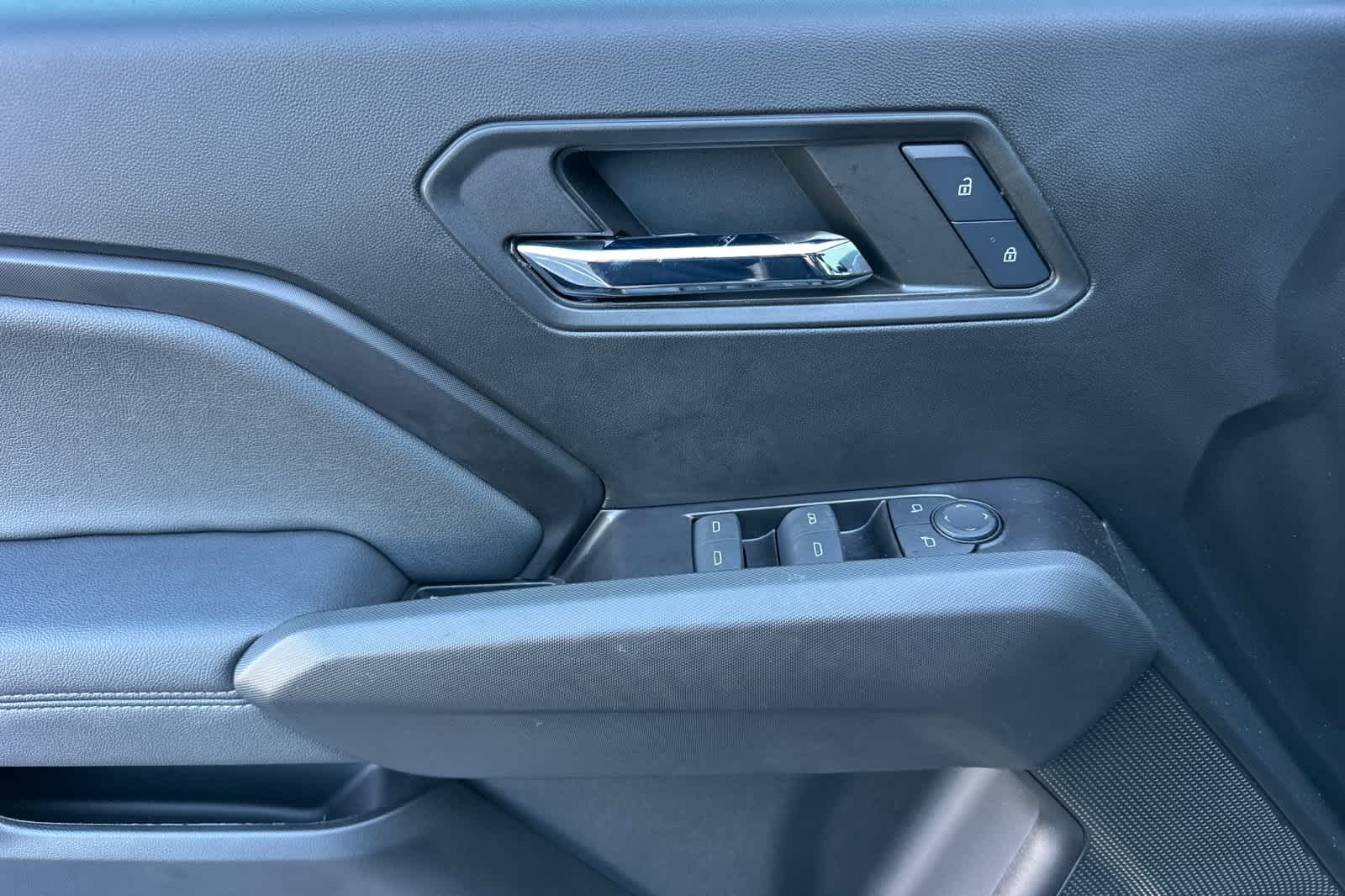 Thumbnail: 2024 Chevrolet Colorado - 12