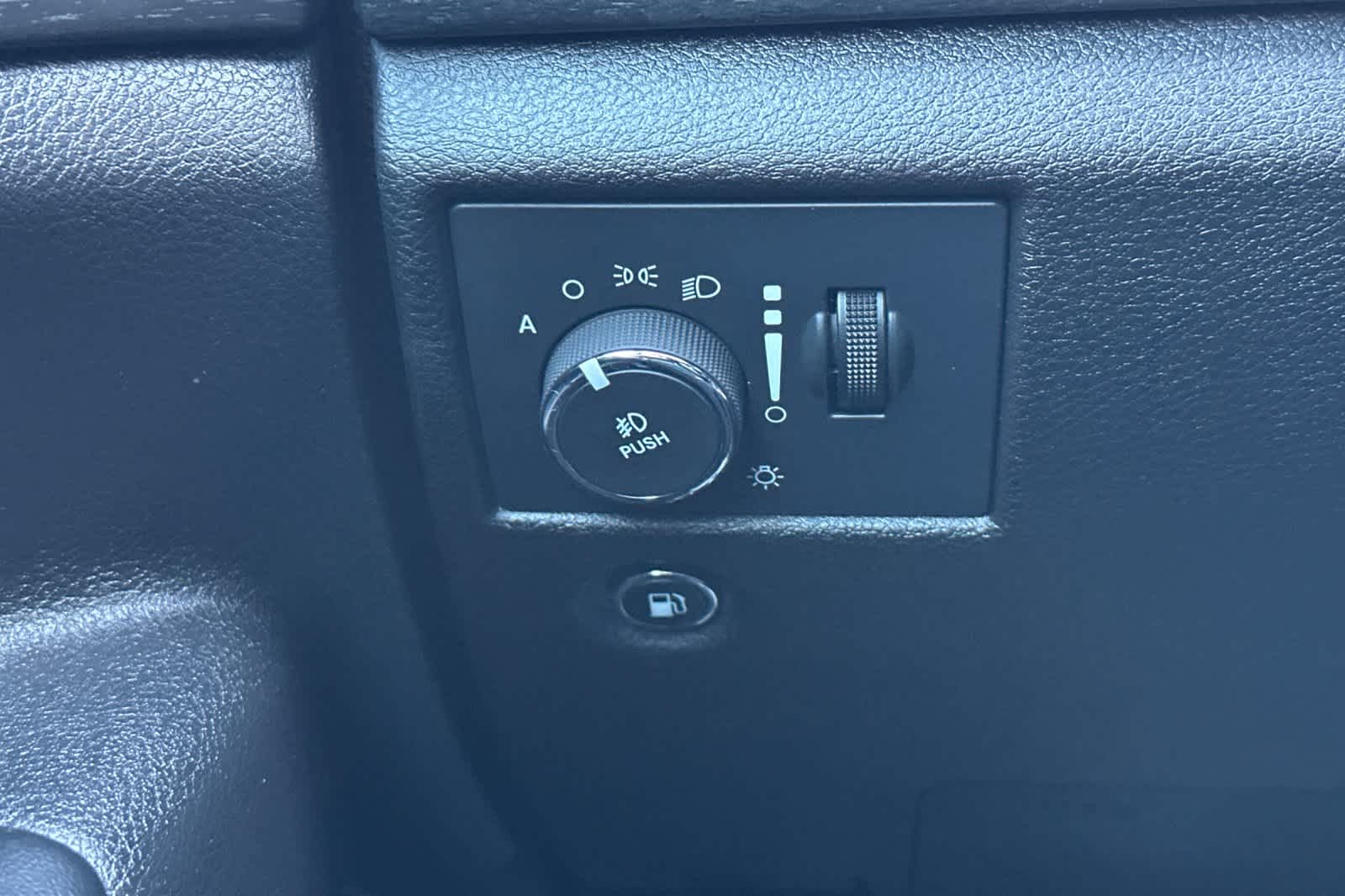 Thumbnail: 2017 Jeep Grand Cherokee - 30